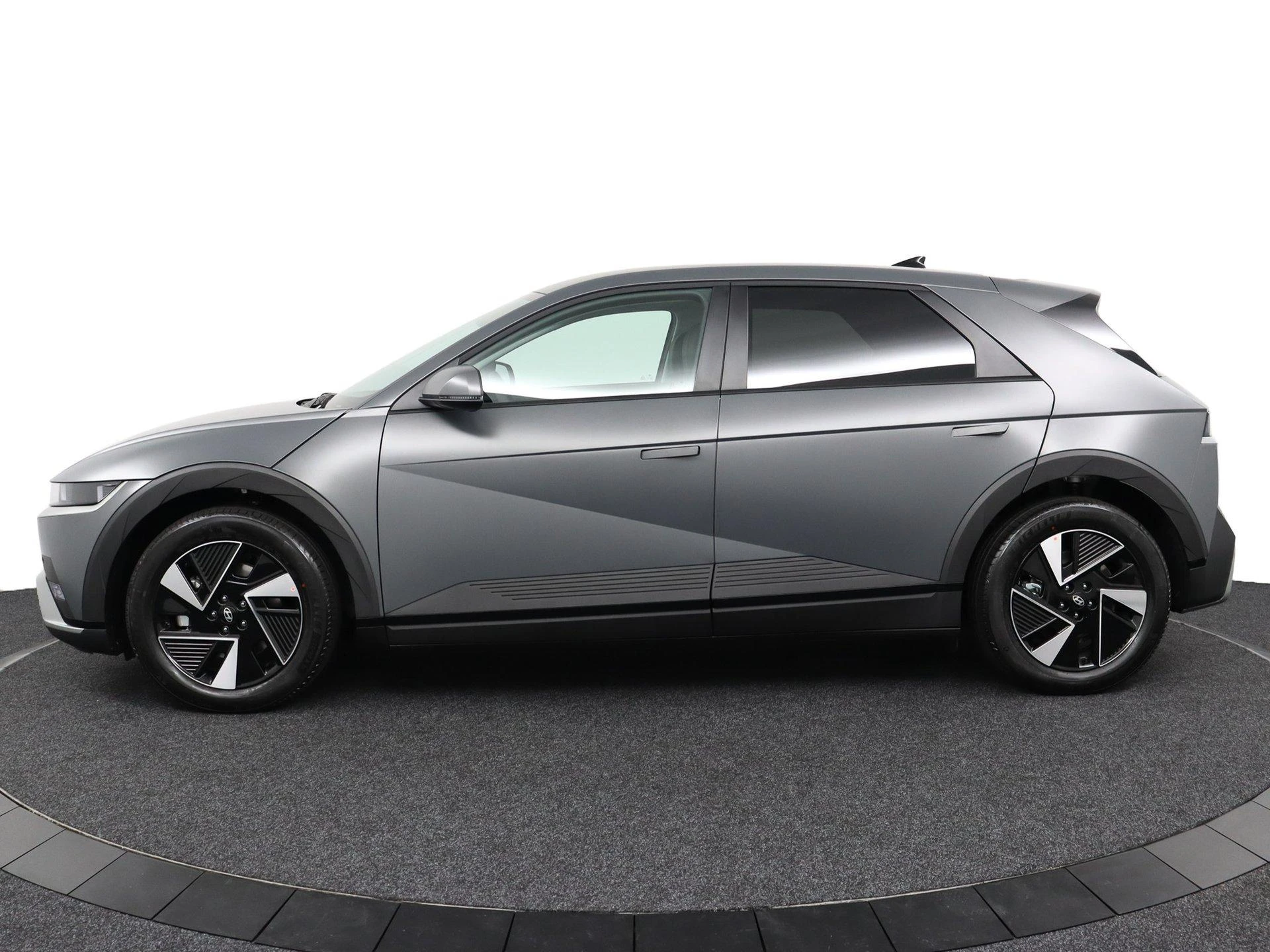 Hyundai-IONIQ 5-image-2