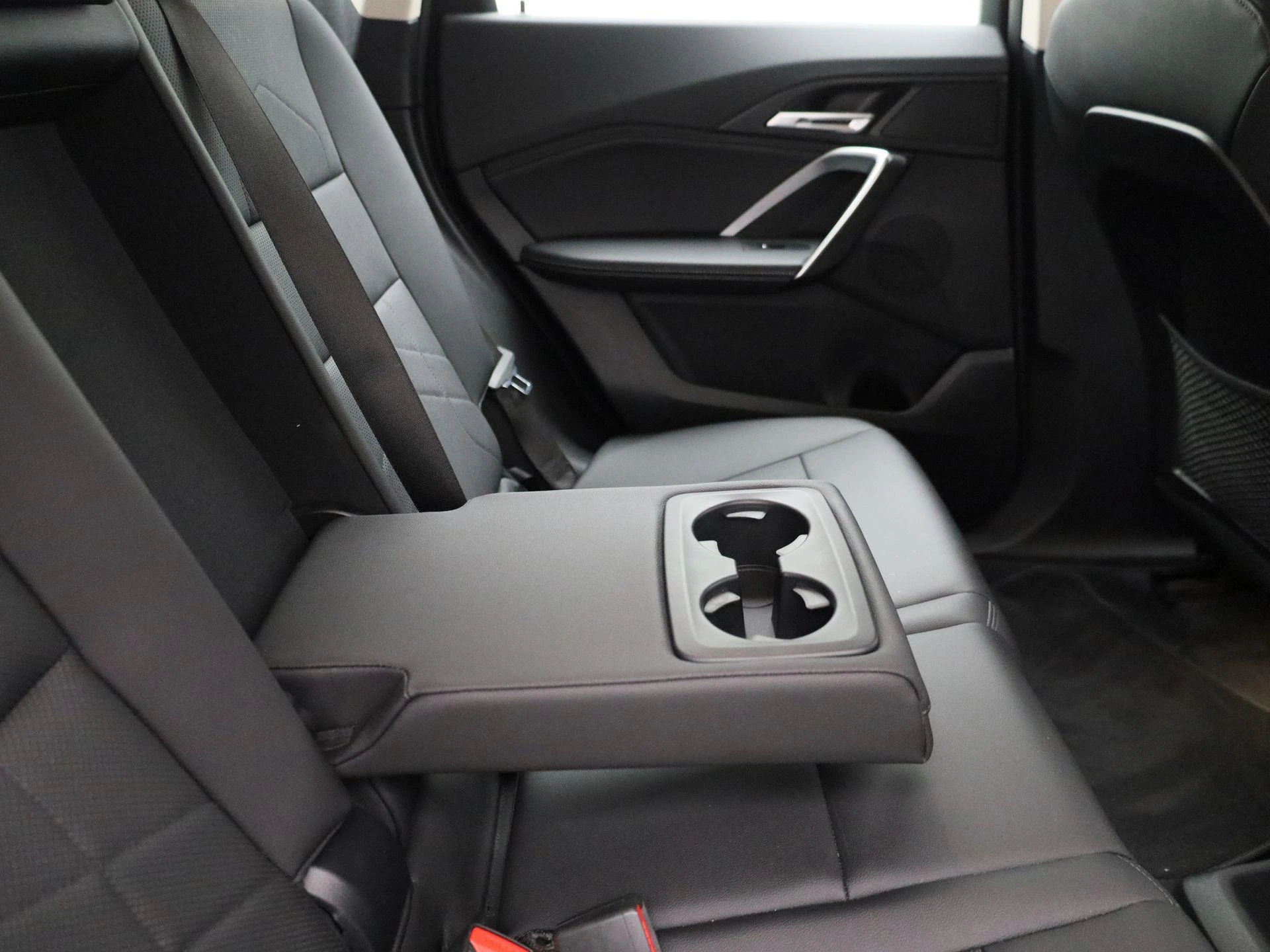 BMW-iX1-image-37