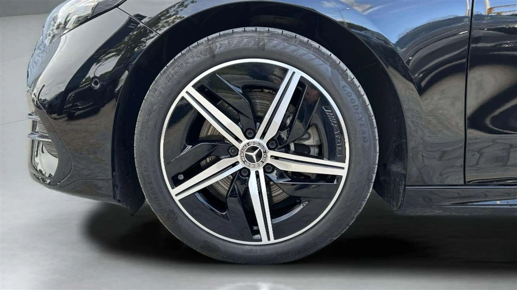 Mercedes-Benz-CLA-image-8