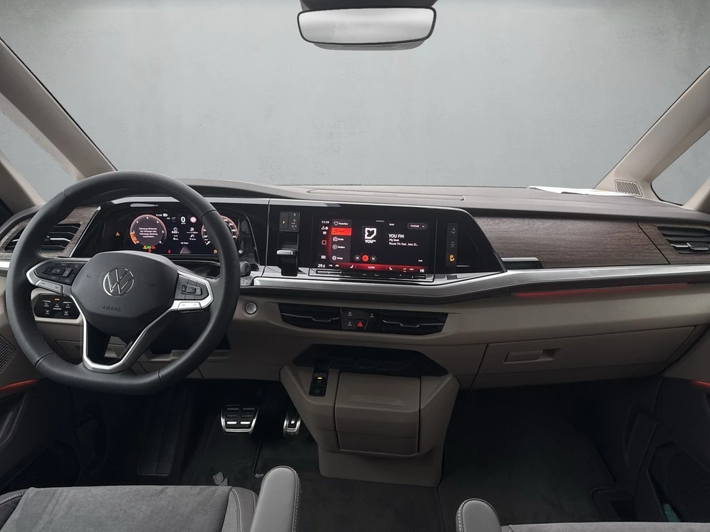 Volkswagen-Multivan-image-7
