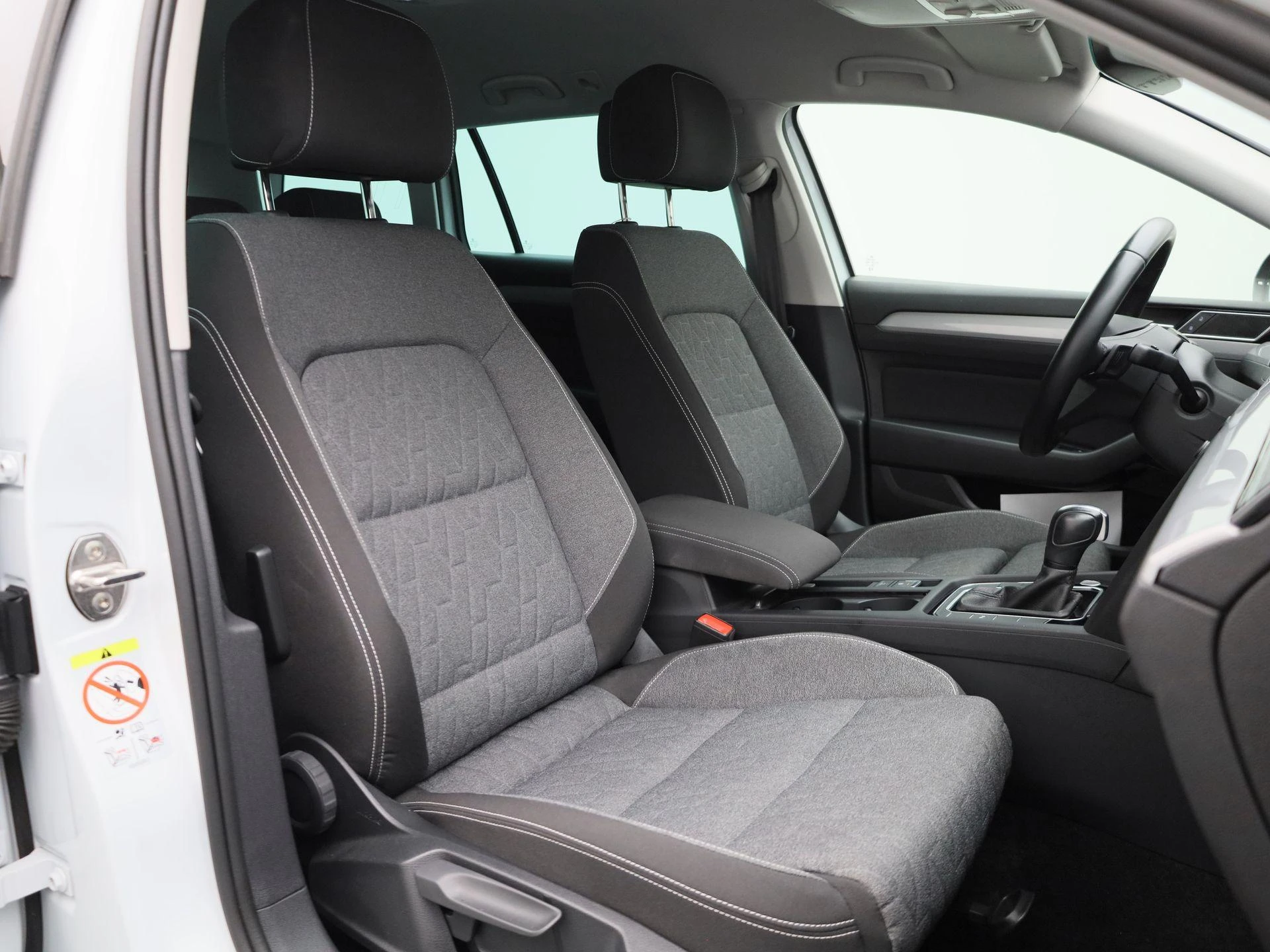 Volkswagen-Passat-image-36