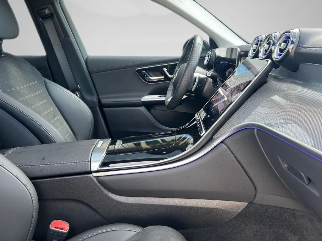 Mercedes-Benz-GLC 220 d-image-15