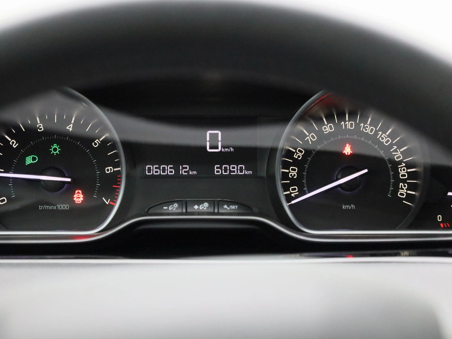 Peugeot-208-image-7