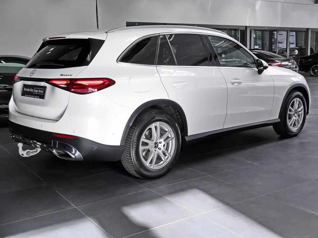 Mercedes-Benz-GLC 200-image-5