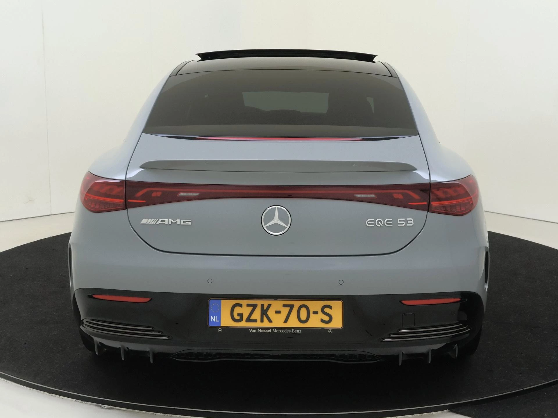 Mercedes-Benz-EQE-image-6