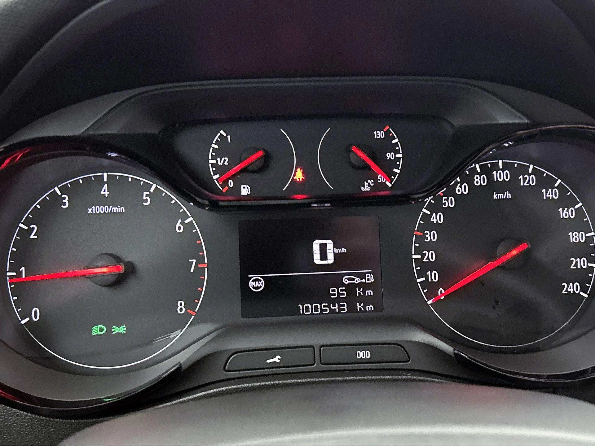 Opel-Crossland X-image-16