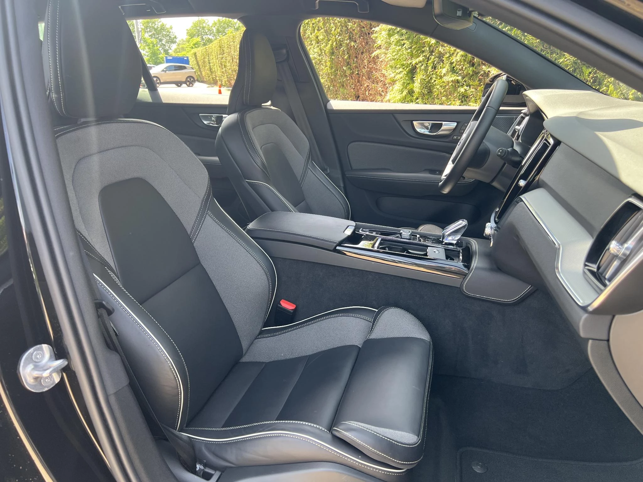 Volvo V60 T6 Plug-in hybrid AWD Plus Dark