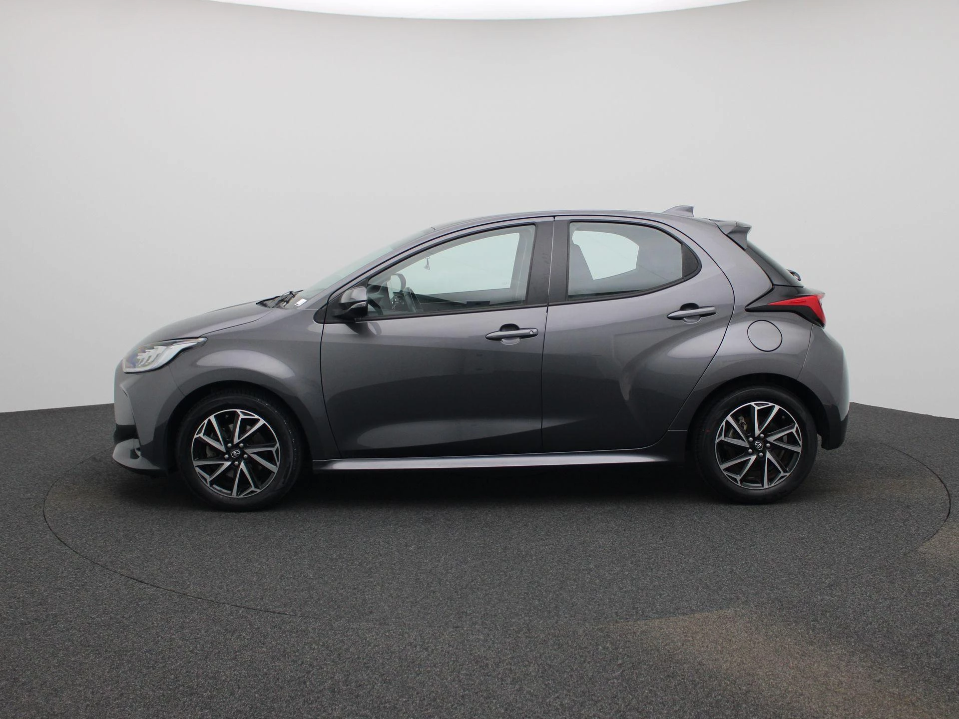 Toyota Yaris 1.5 Hybrid Business Plus