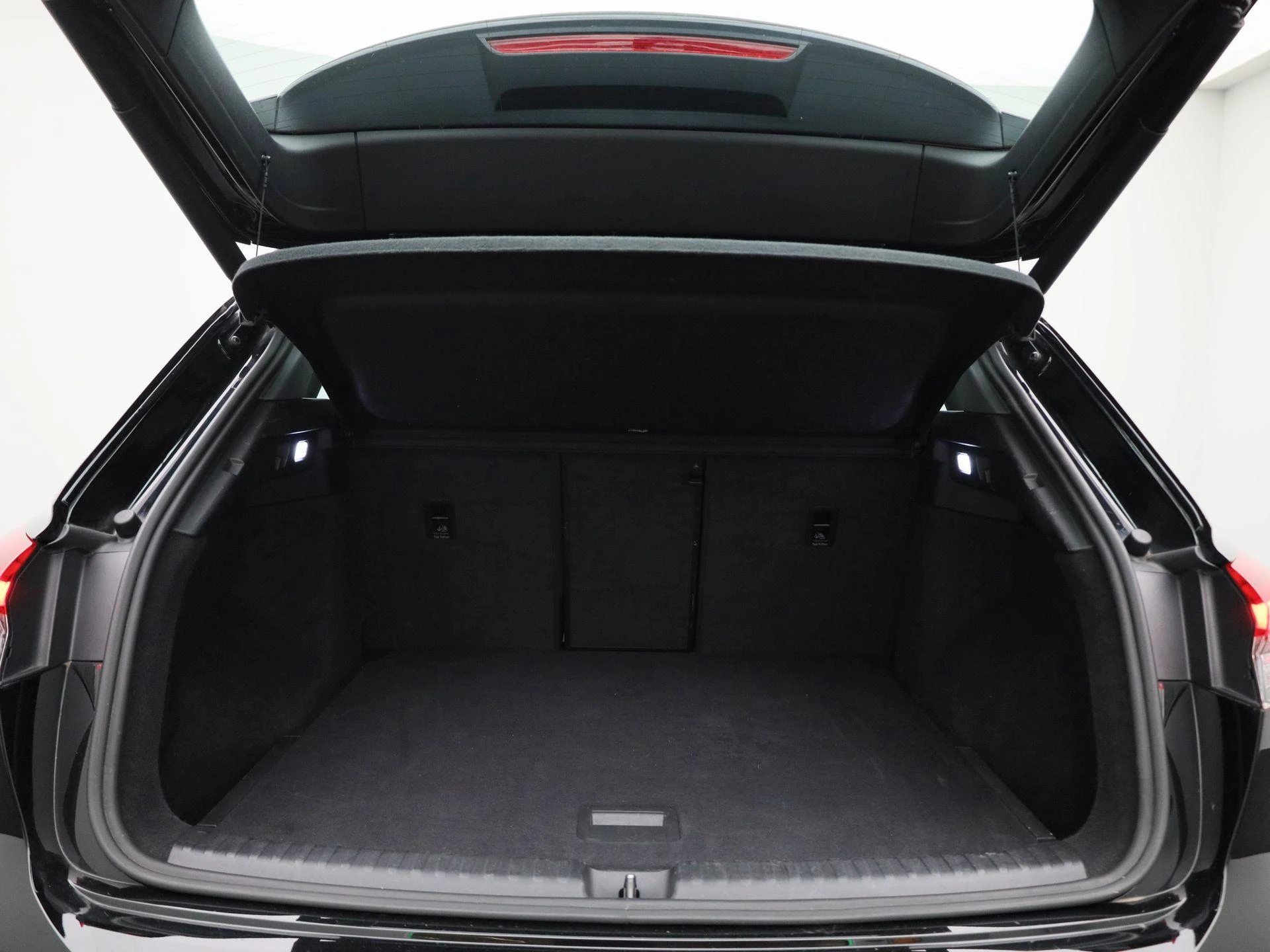 Audi-Q4 e-tron-image-13