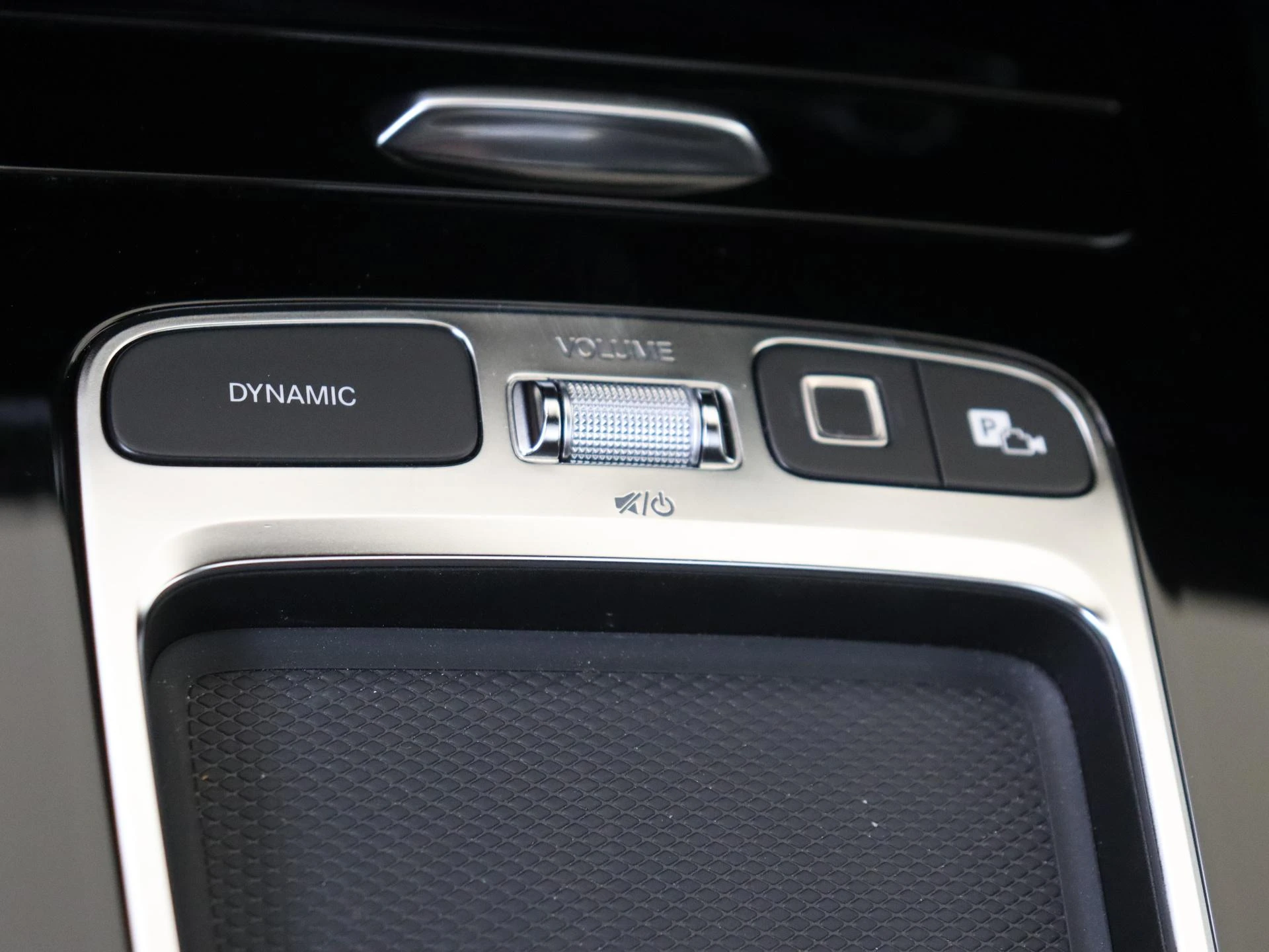 Mercedes-Benz A-Klasse 250 e Business Solution AMG
