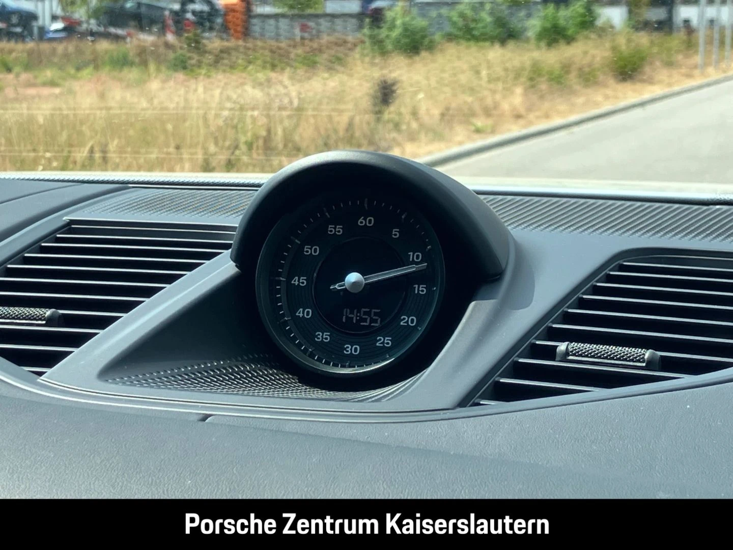 Porsche-Panamera-image-44