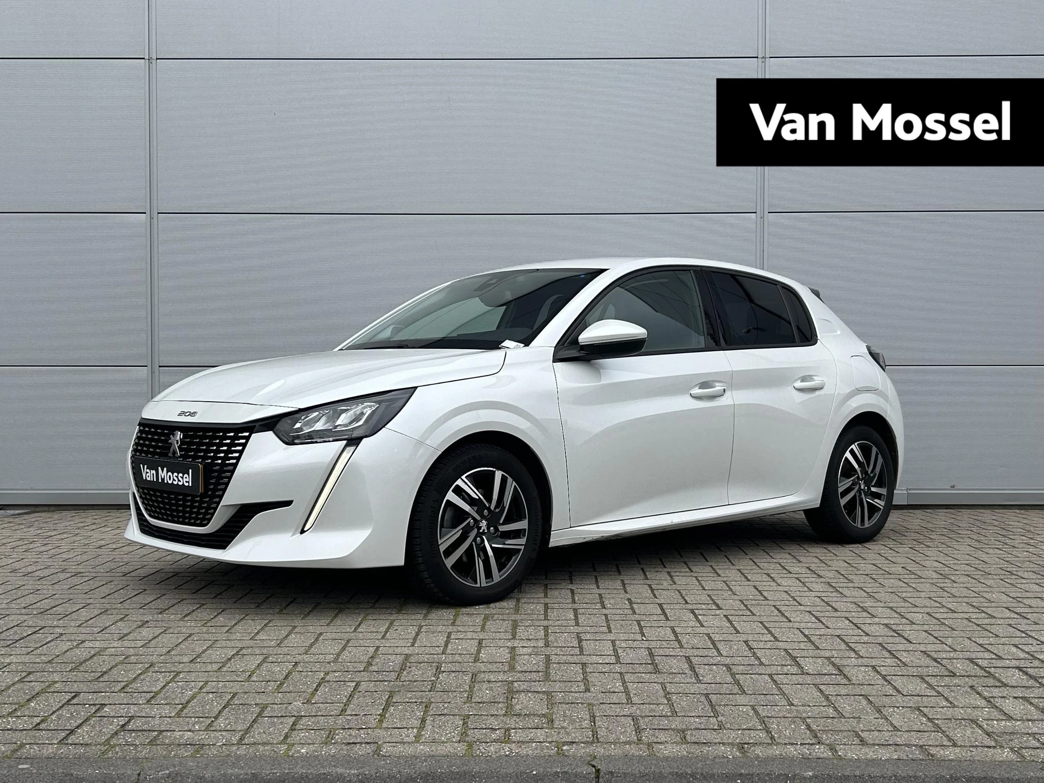 Peugeot-208-image-0