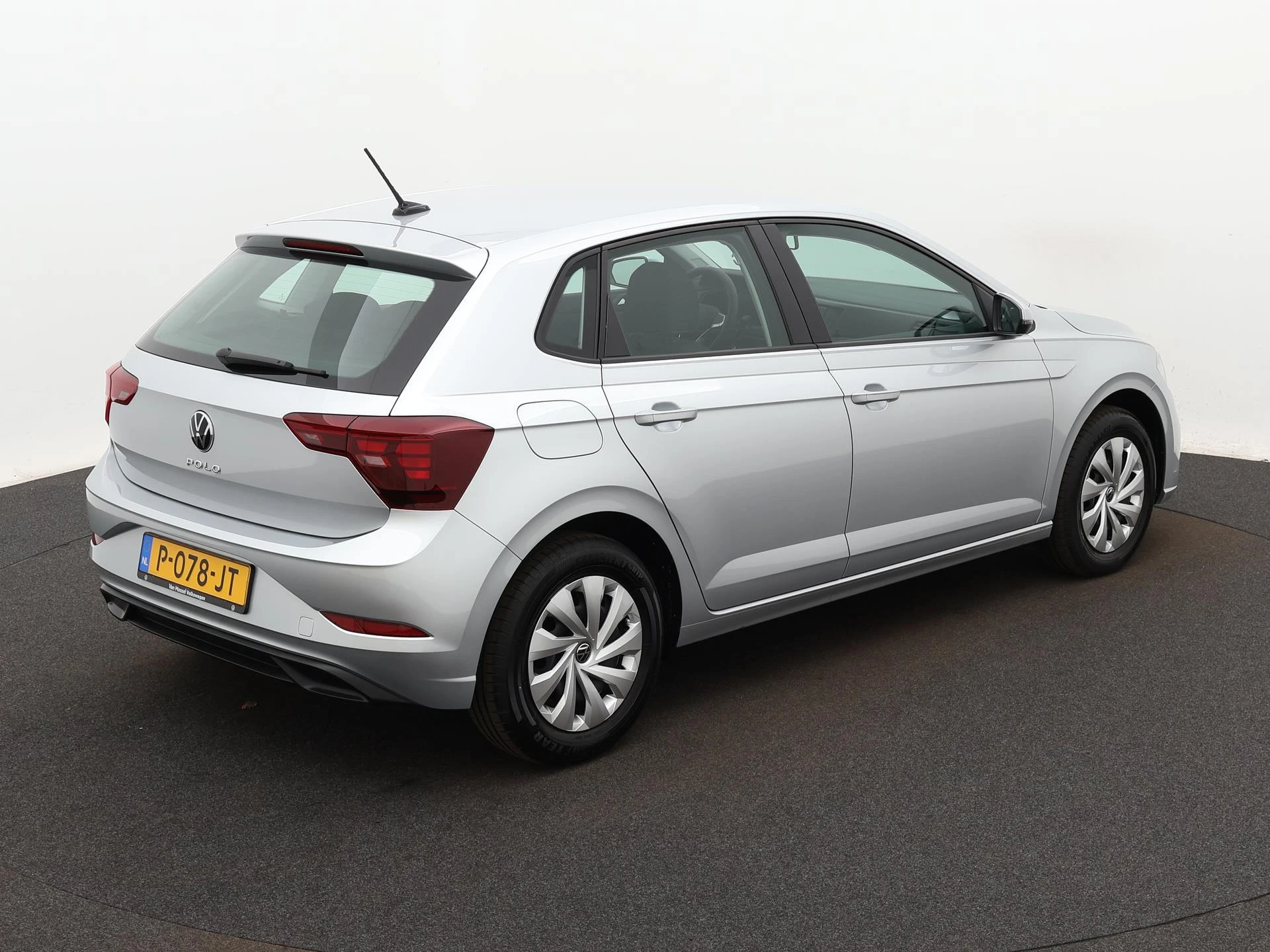 Volkswagen-Polo-image-1