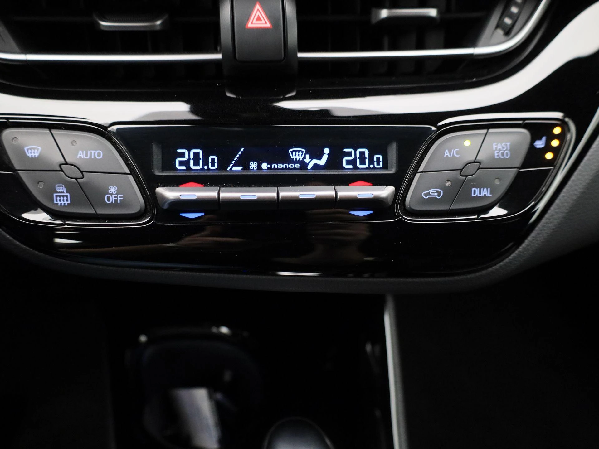 Toyota-C-HR-image-25
