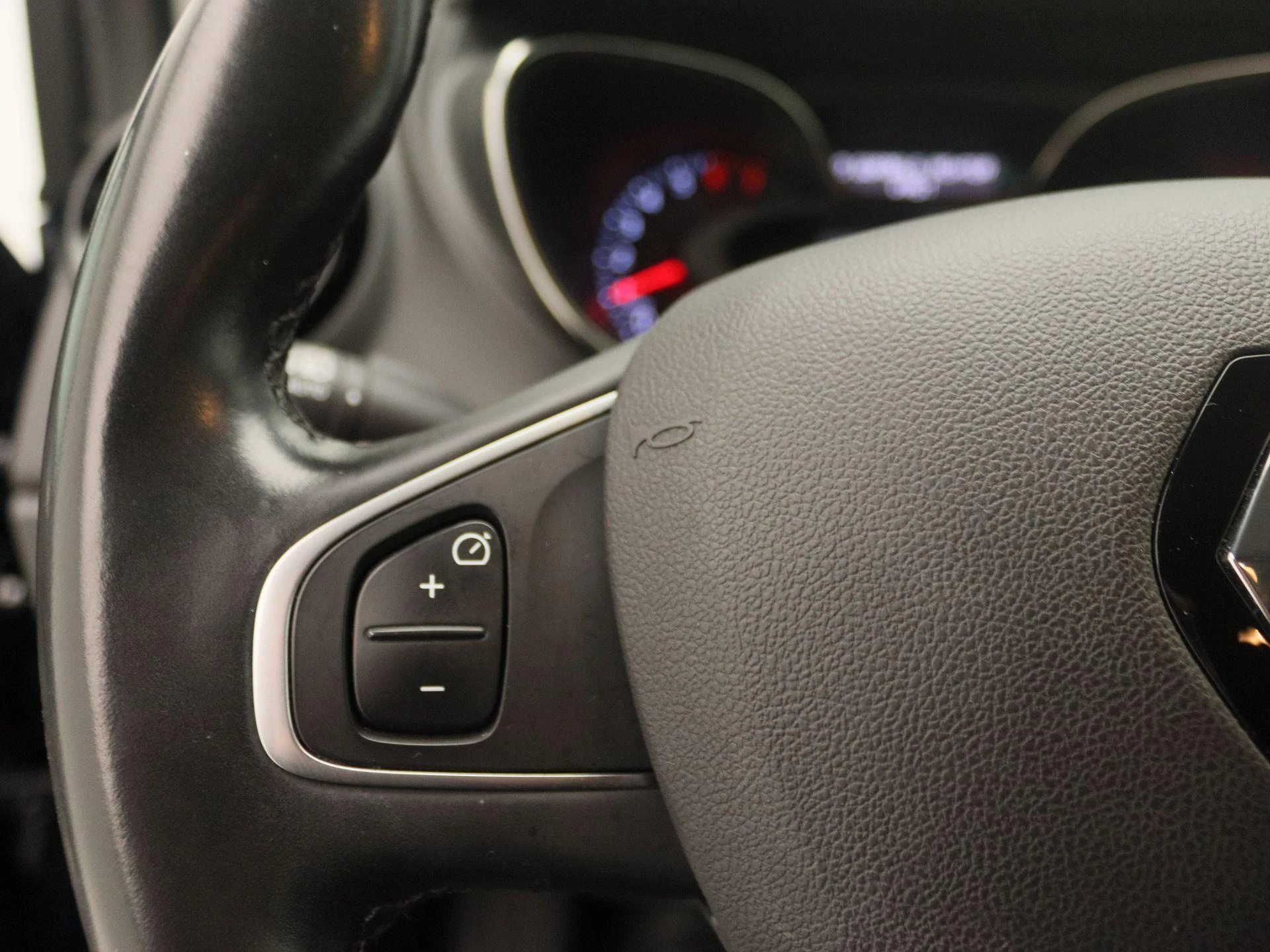 Renault-Captur-image-18