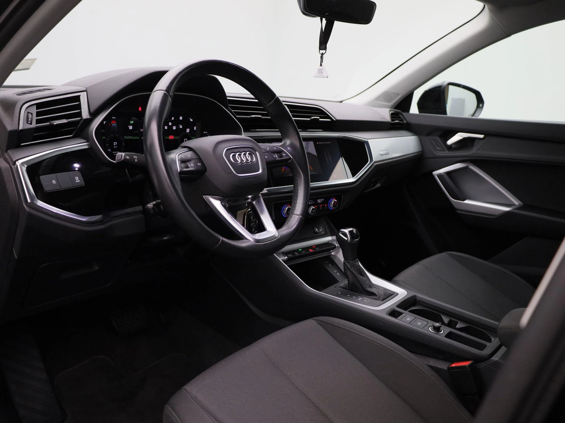 Audi-Q3-image-35