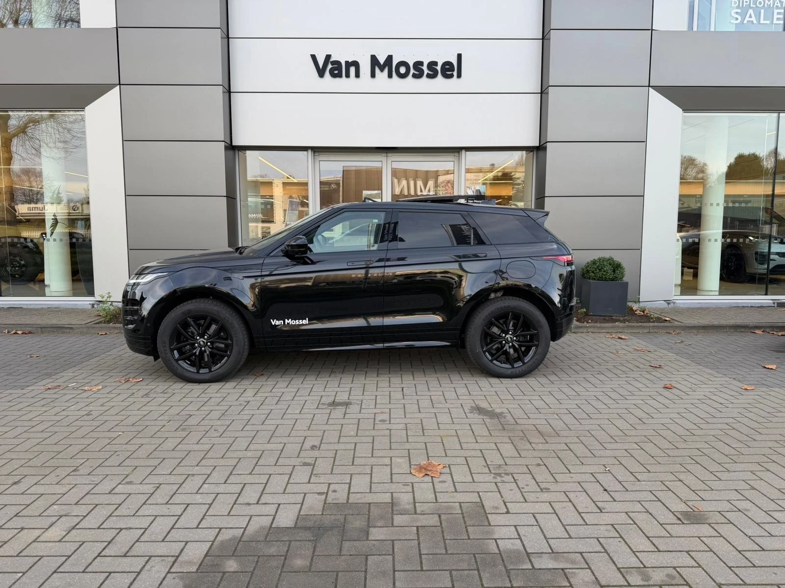 Land Rover Range Rover Evoque P270e Dynamic SE AWD Auto. 26MY