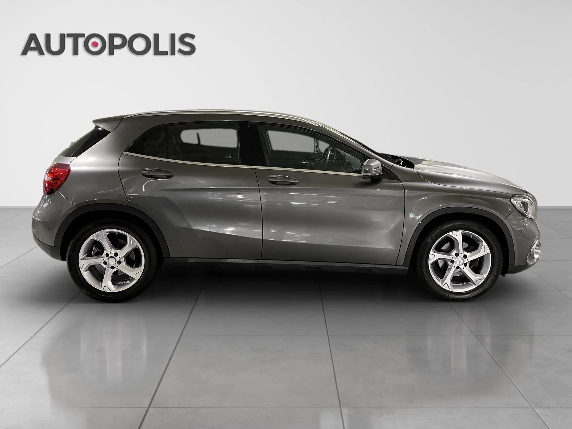 Mercedes-Benz-GLA-image-15