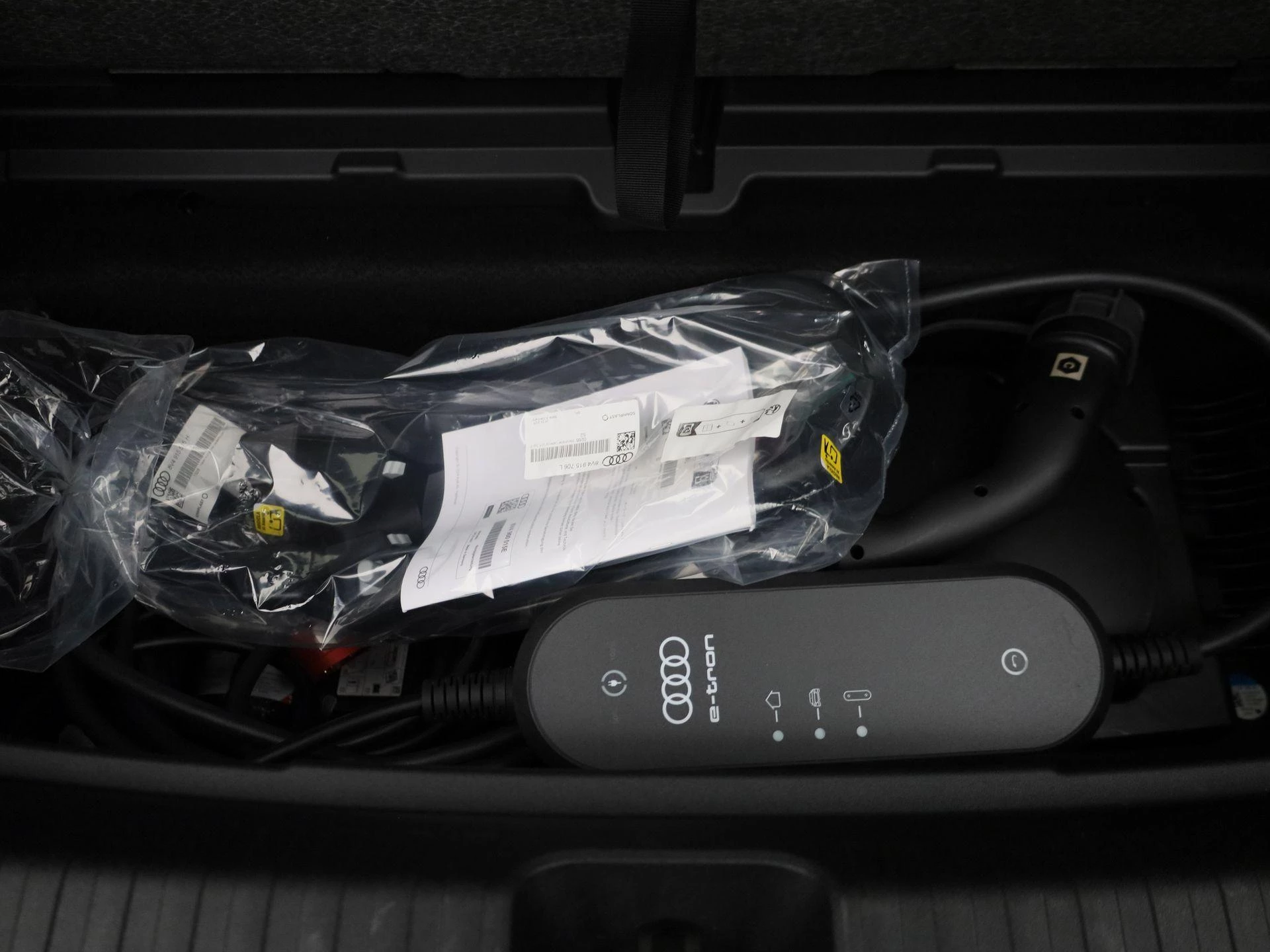 Audi-Q6 e-tron-image-12