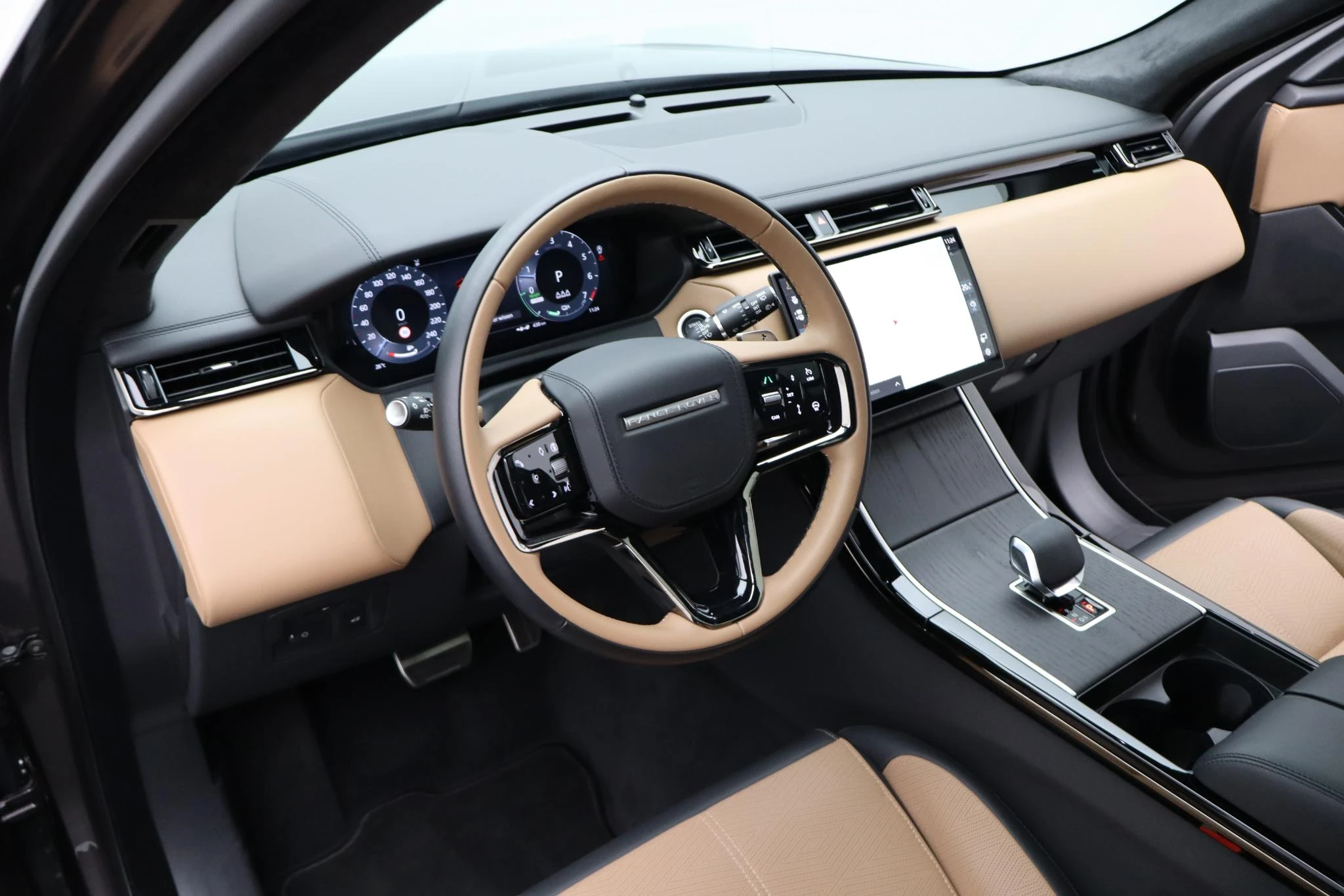 Land Rover-Range Rover Velar-image-7