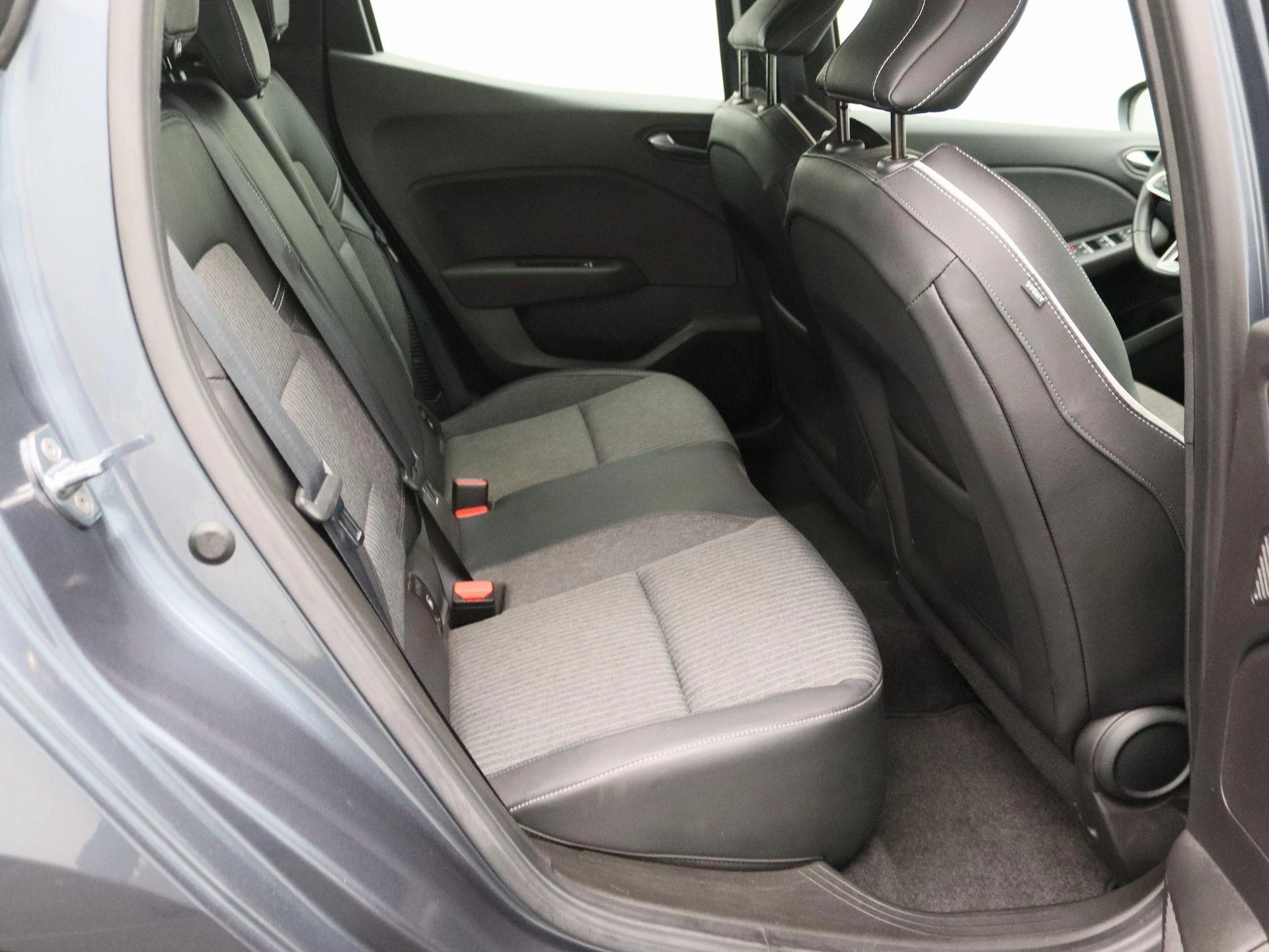 Renault-Clio-image-23