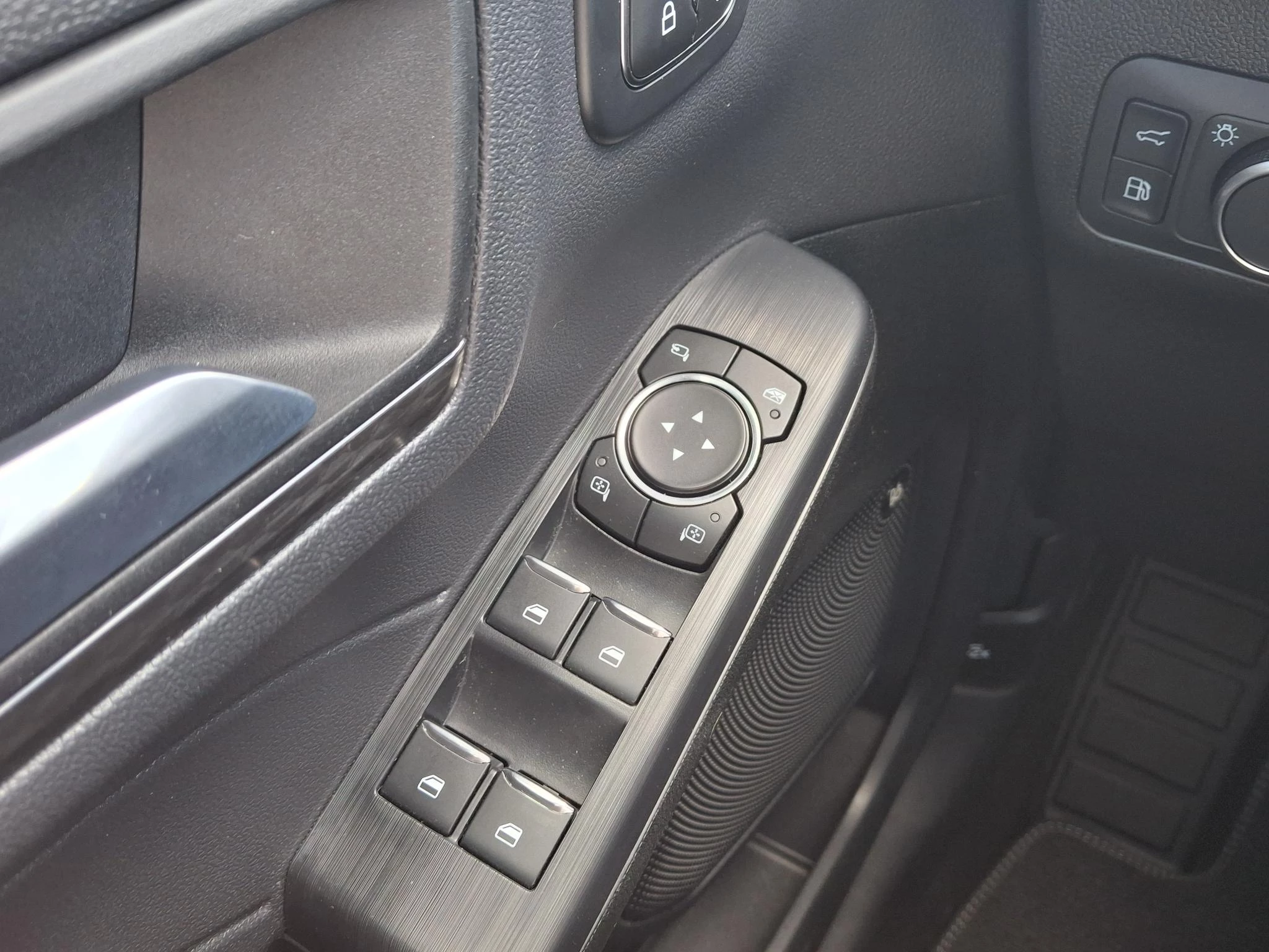 Ford-Kuga-image-26