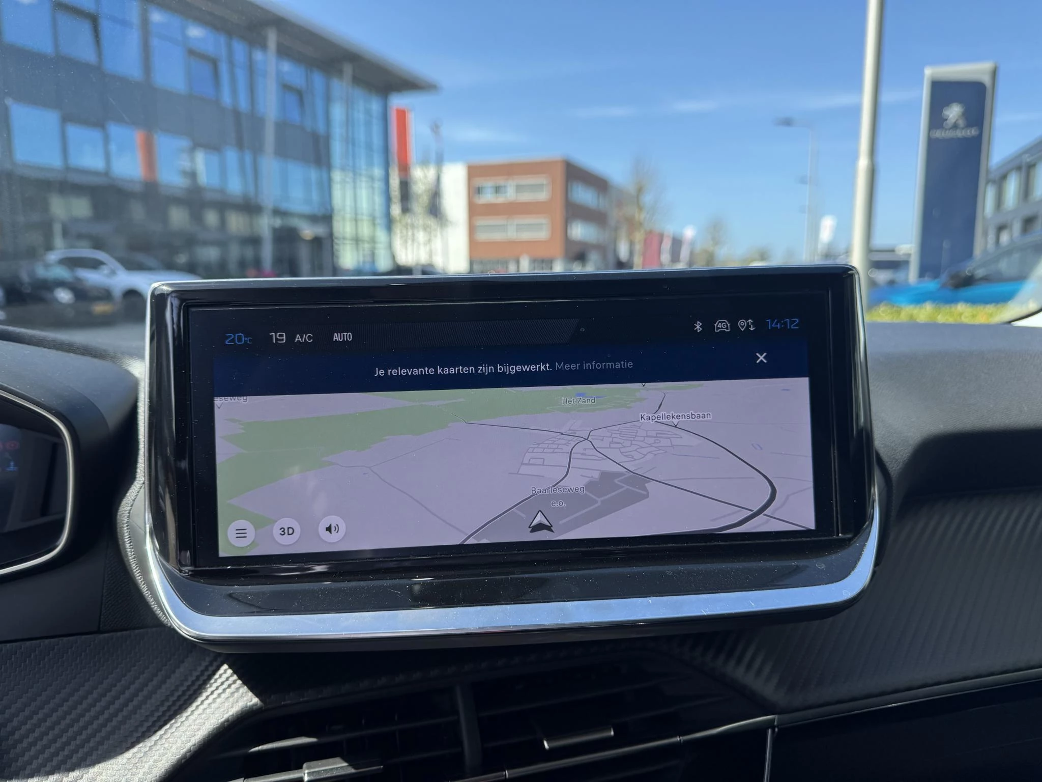 Peugeot-208-image-19