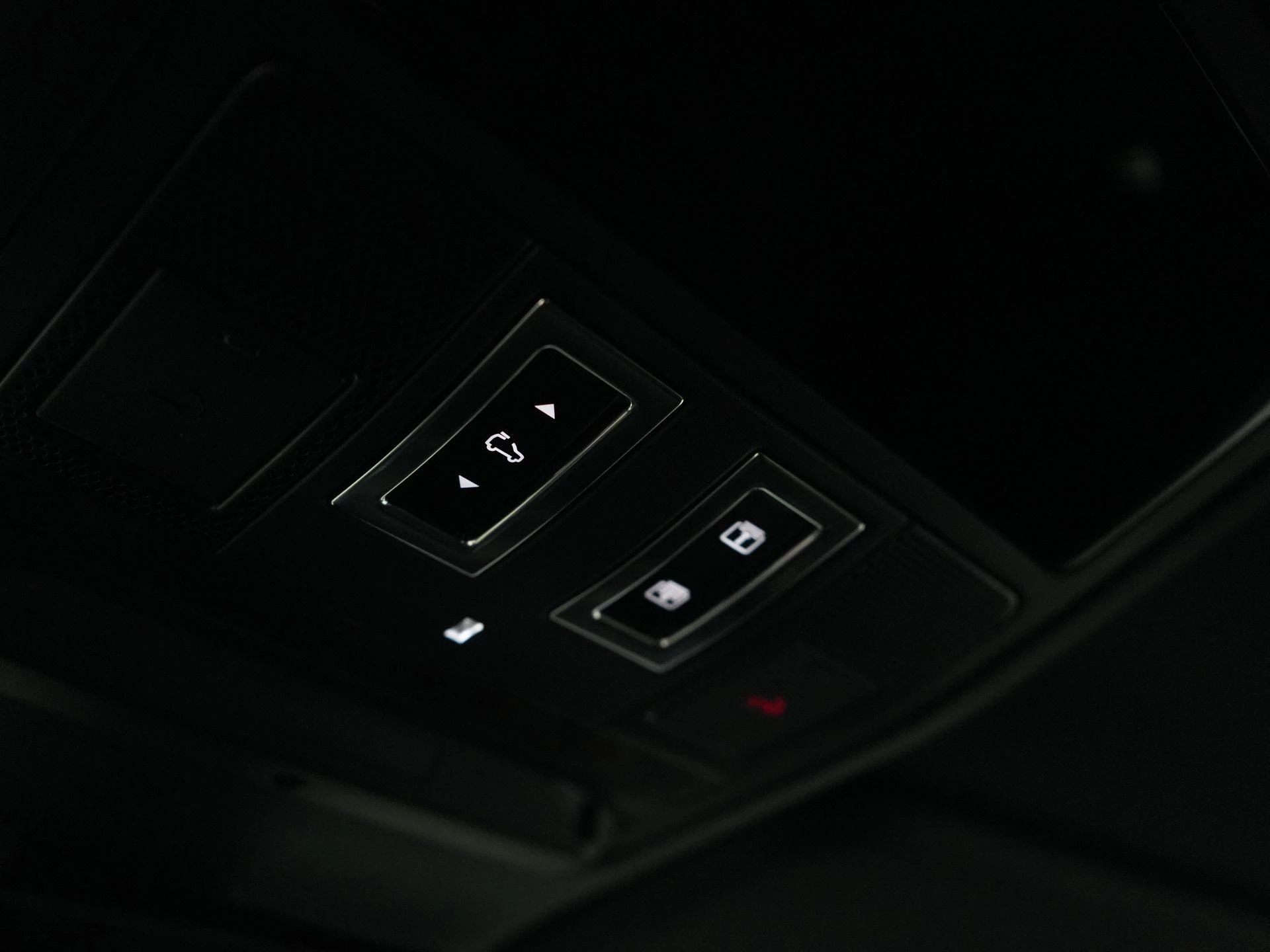 Land Rover-Defender-image-17