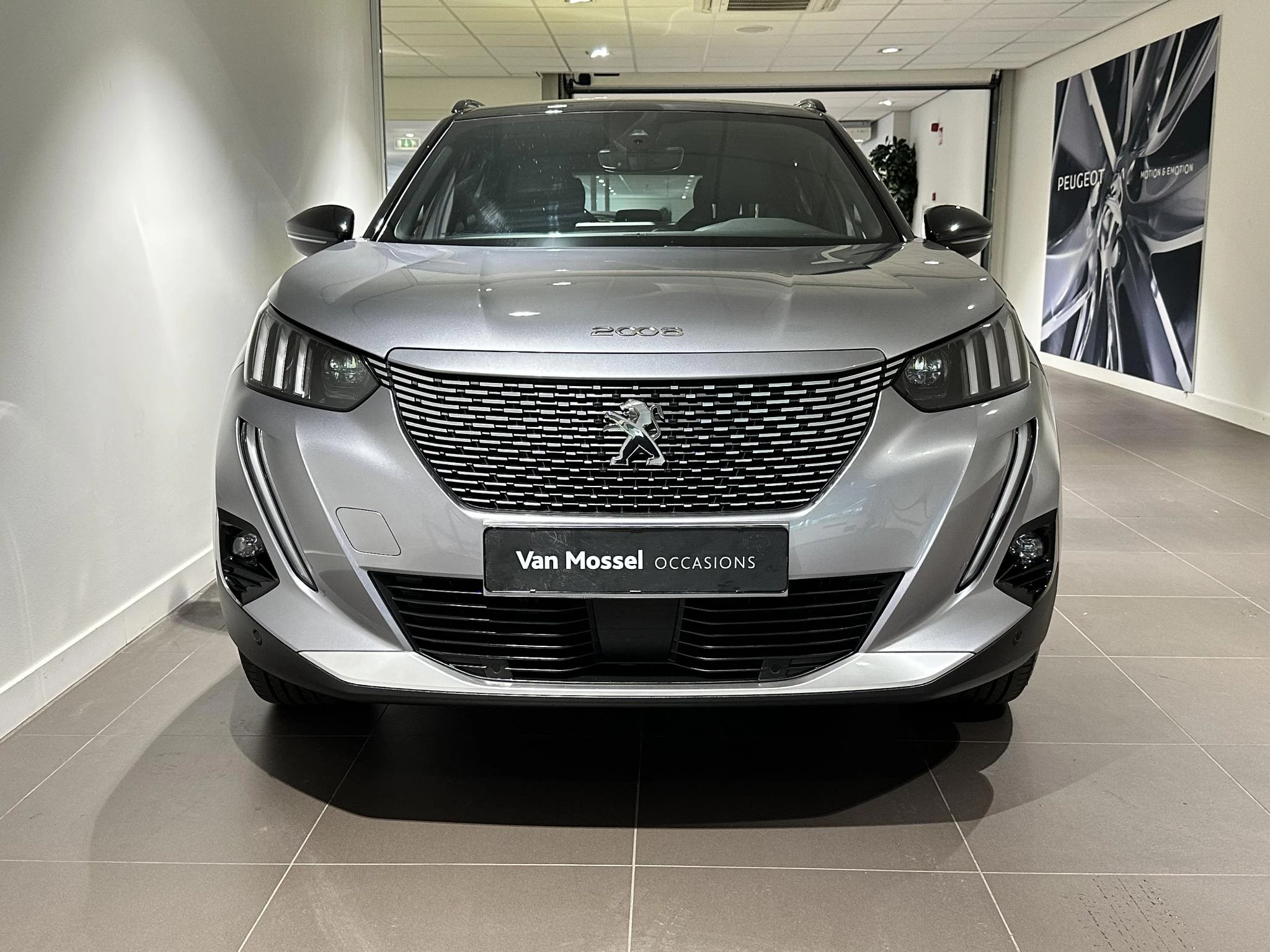 Peugeot-e-2008-image-1