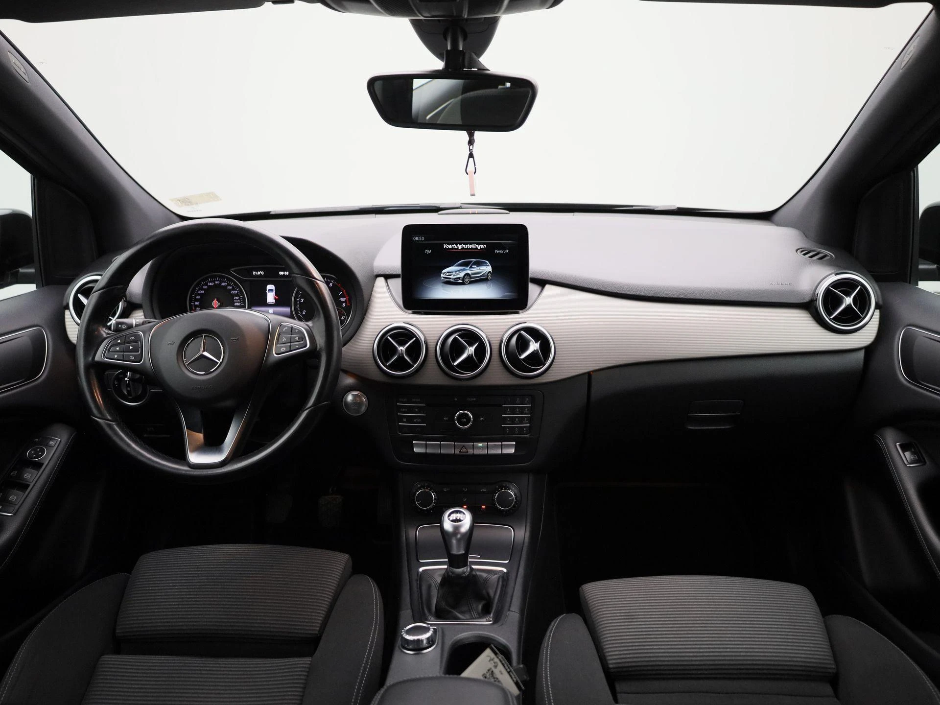 Mercedes-Benz-B-Klasse-image-32