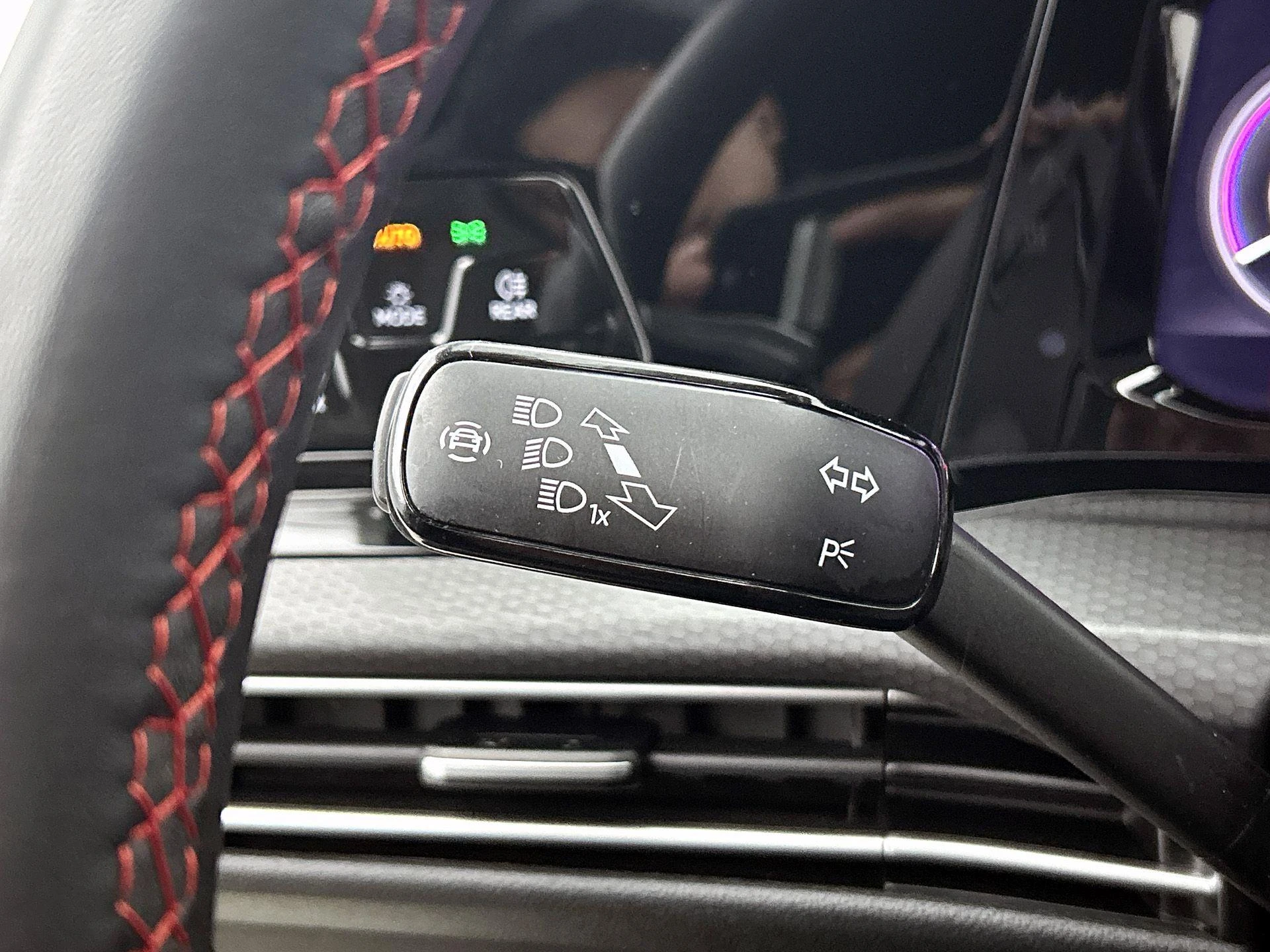 Volkswagen-Golf-image-9