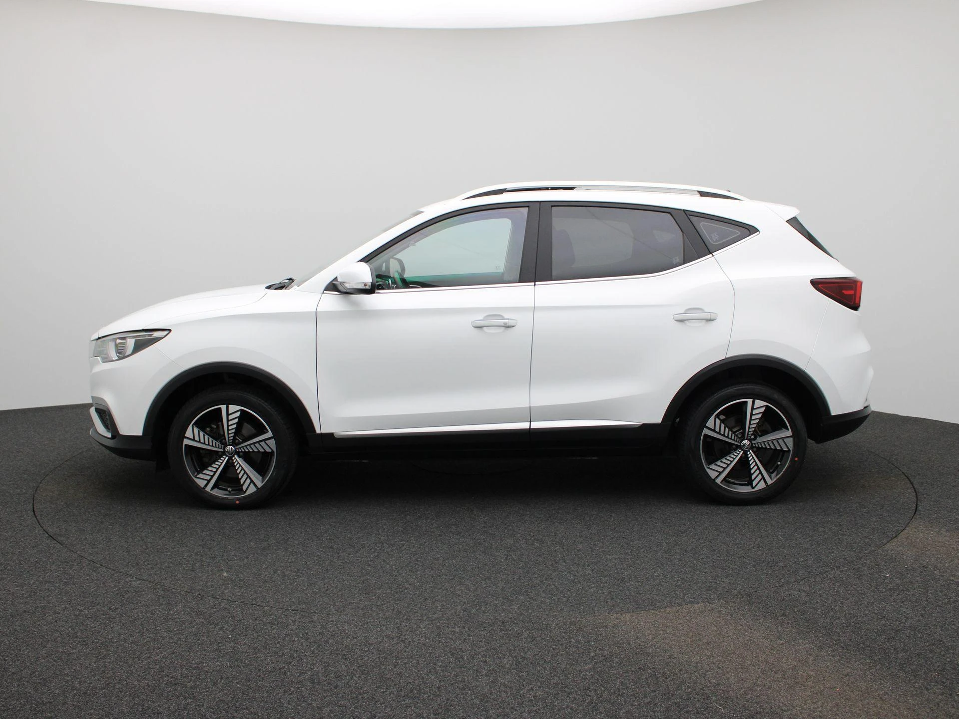 MG-ZS EV-image-2