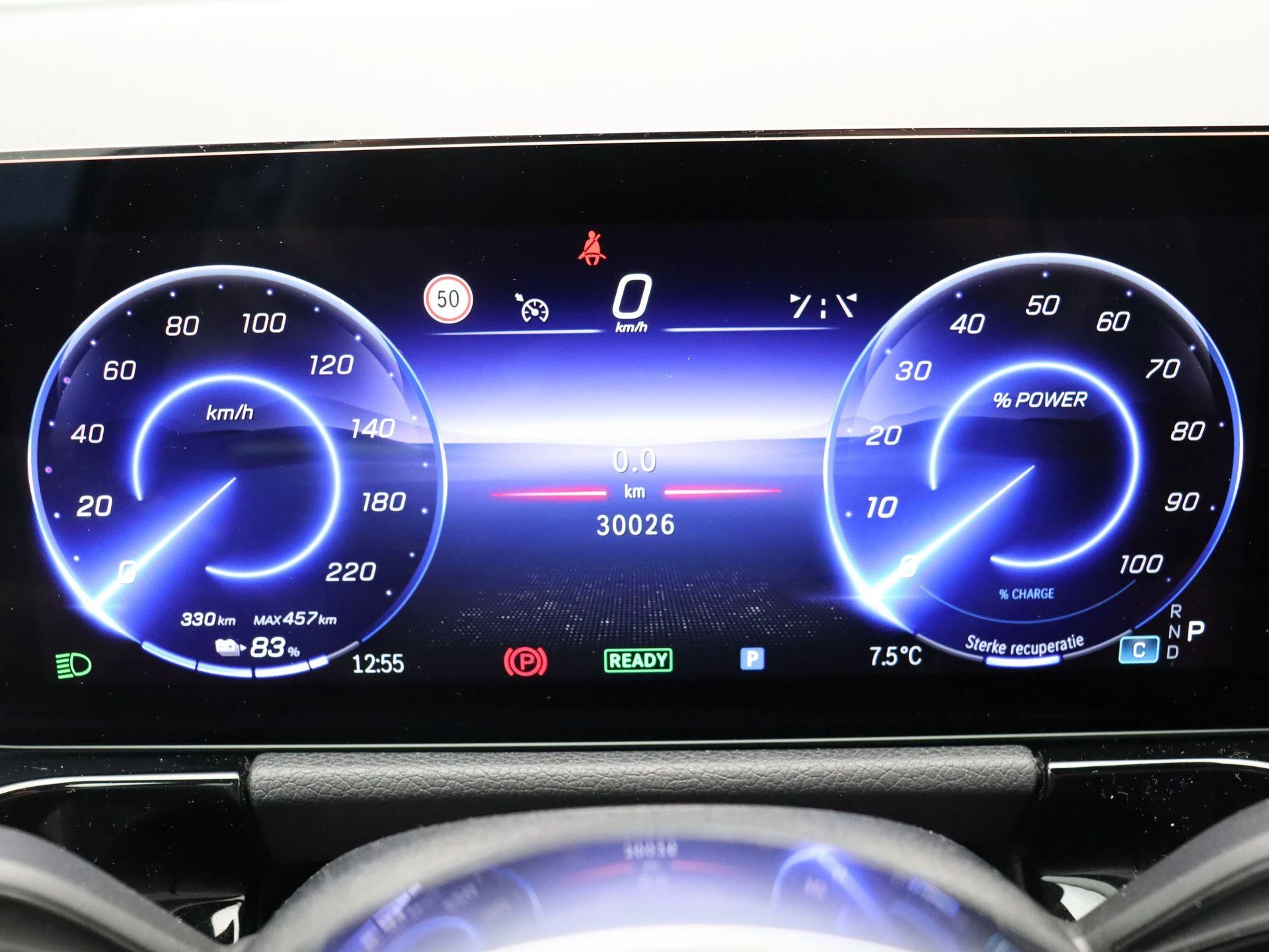 Mercedes-Benz EQA 250+ Business Line + CARPLAY + LED + CAMERA +