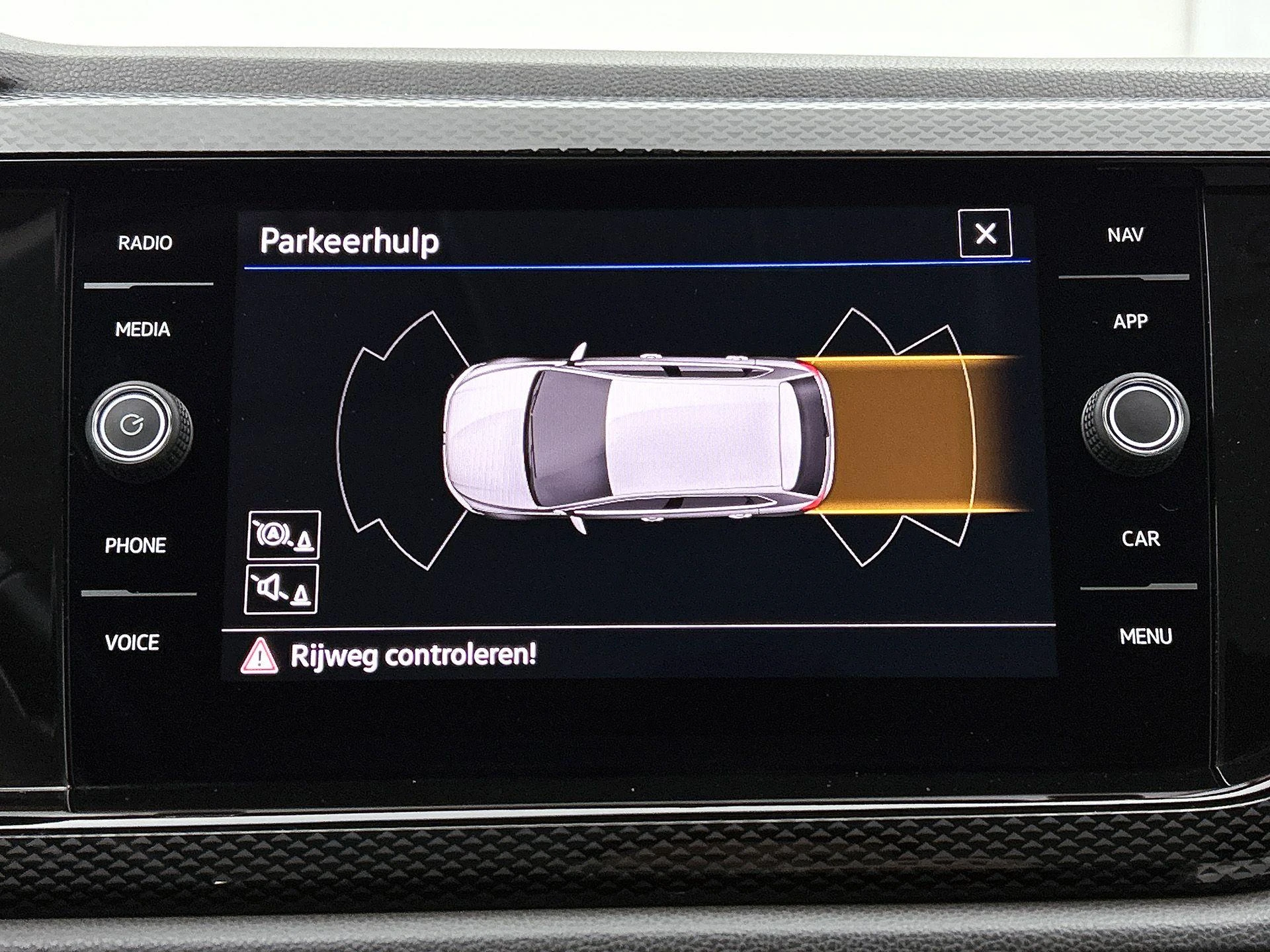 Volkswagen-Polo-image-10
