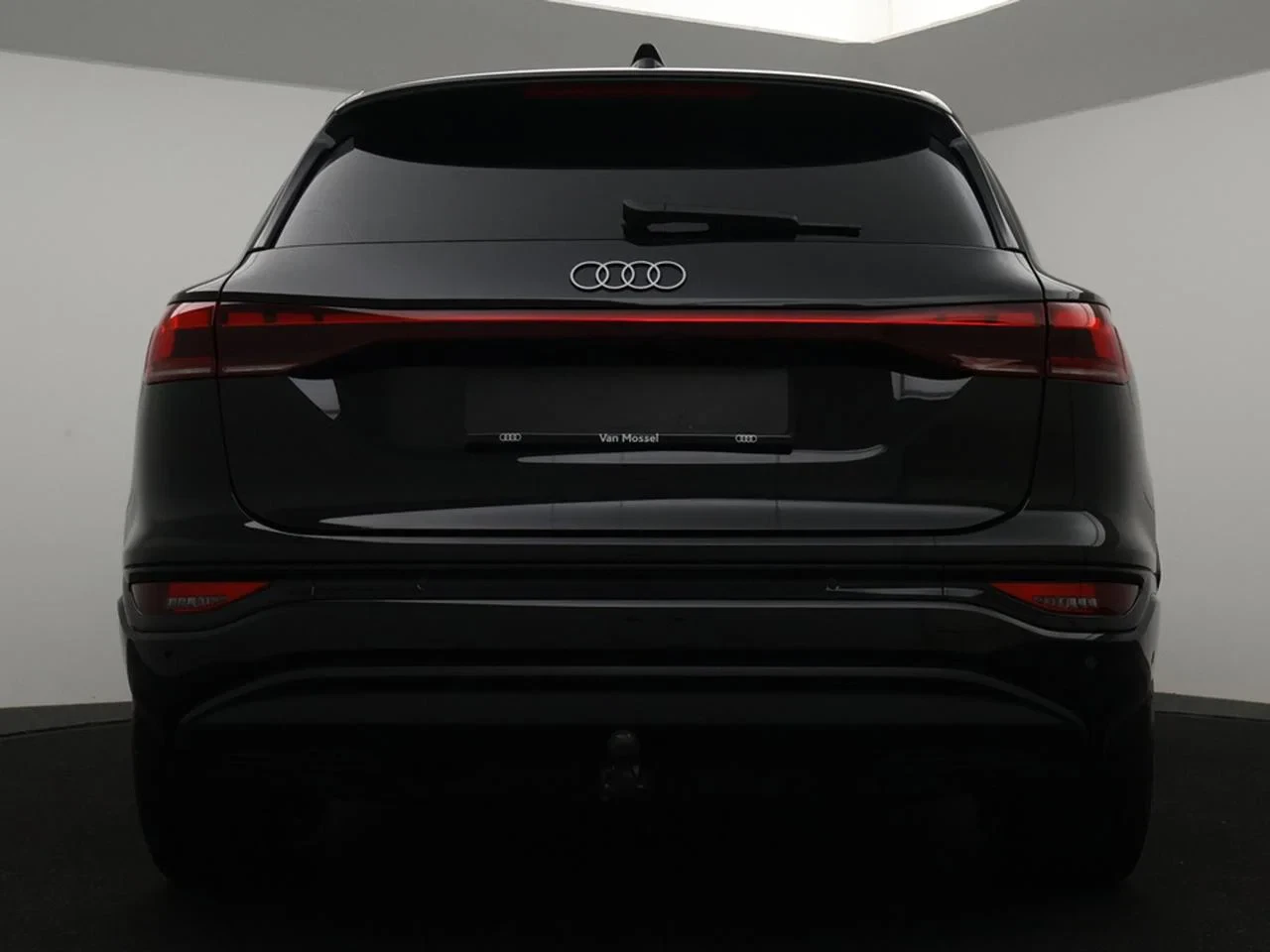 Audi-Q6 e-tron-image-24