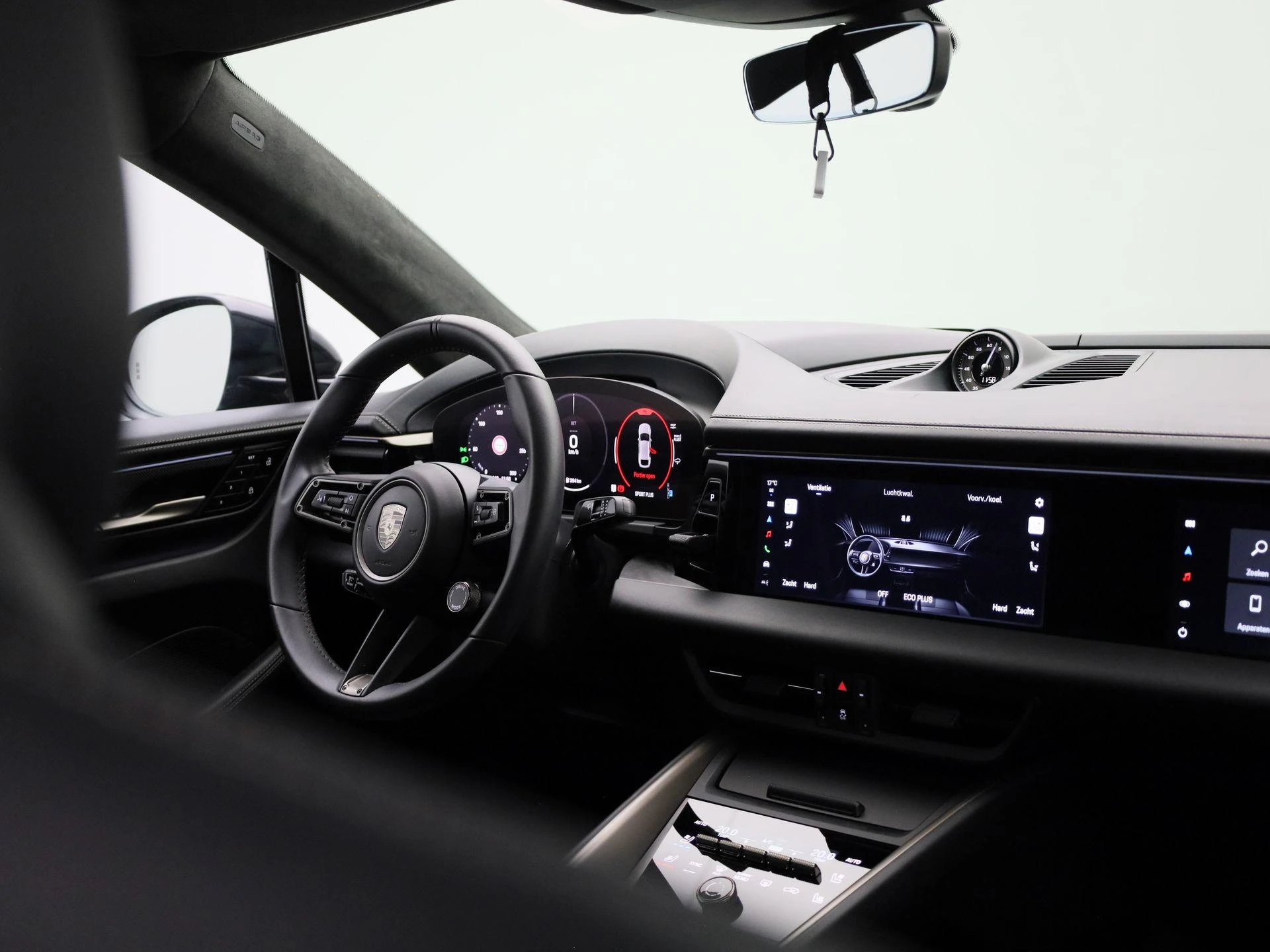 Porsche-Macan-image-52