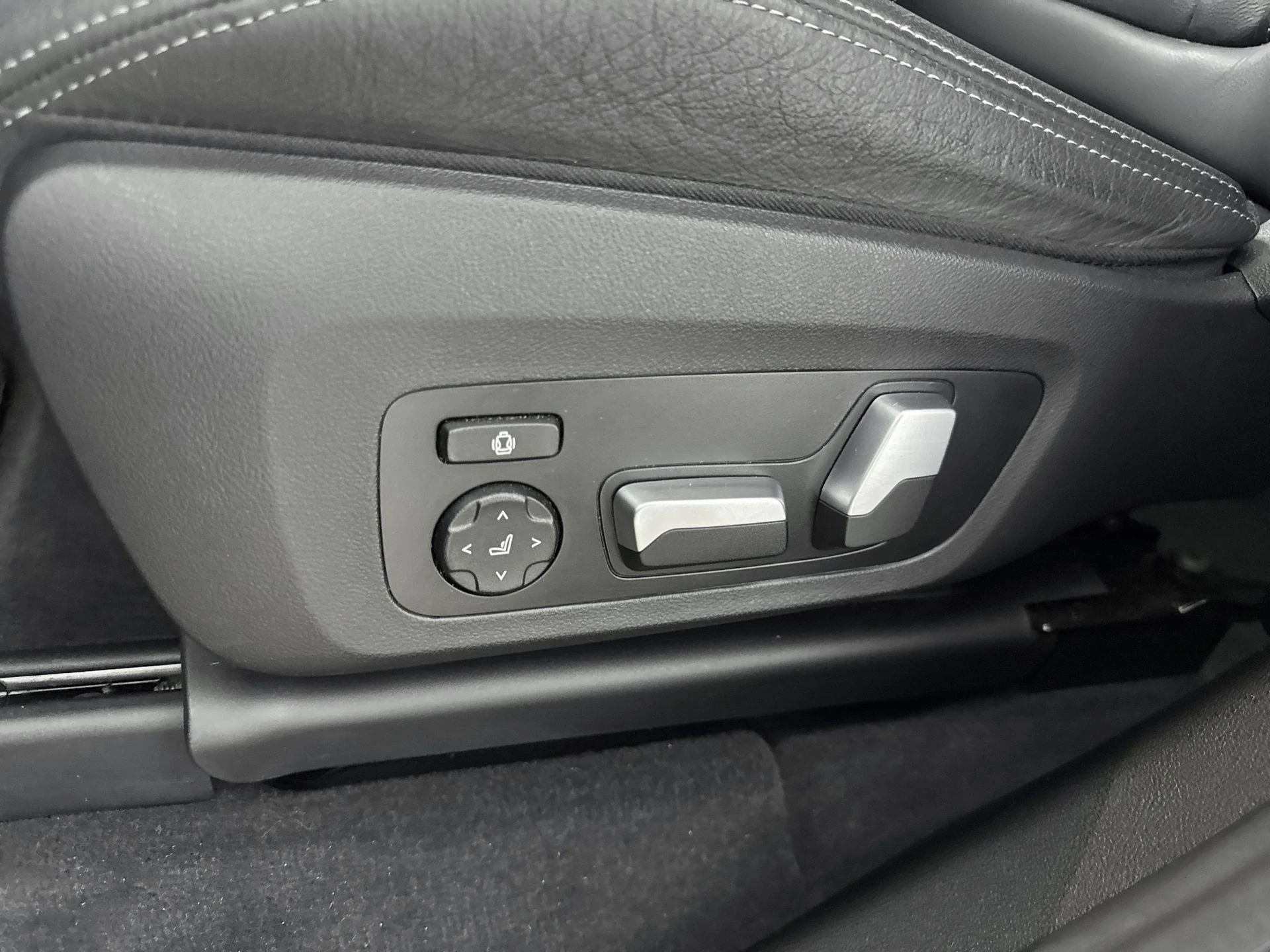 BMW-iX3-image-14