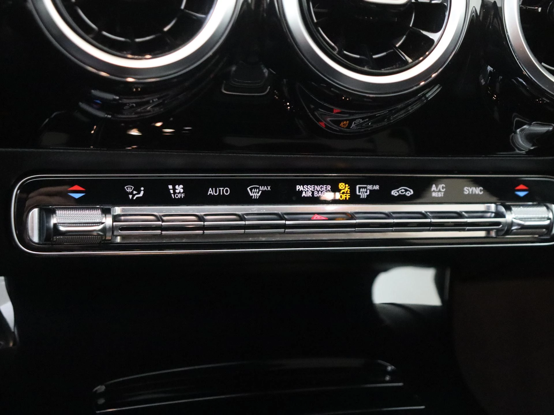 Mercedes-Benz A-Klasse 180 Business Solution AMG