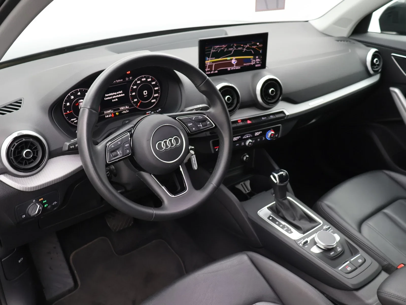 Audi Q2 Audi Q2 Business Edition Advanced 35TFSI 150PK *AUTOMAAT*LEDER*NAVI*CAMERA*PDC*ACC*VIRTUAL COCKPIT*.