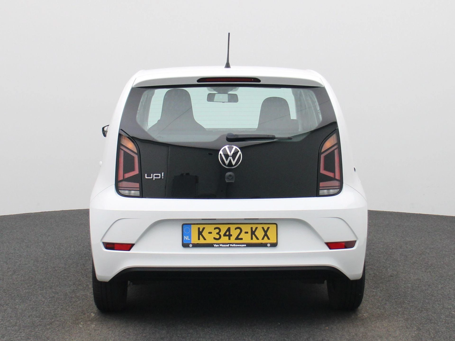 Volkswagen-up!-image-4