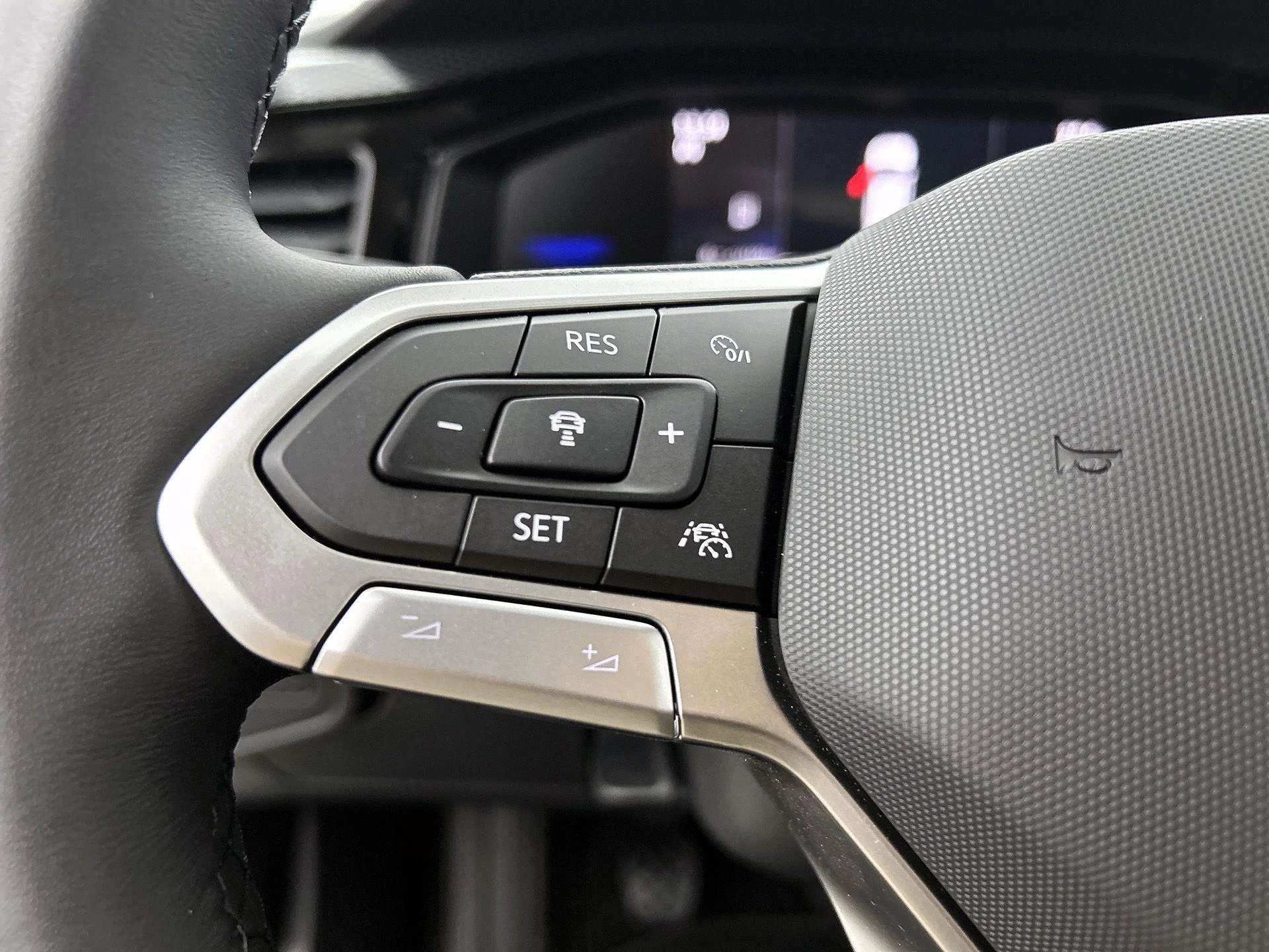 Volkswagen-Polo-image-22