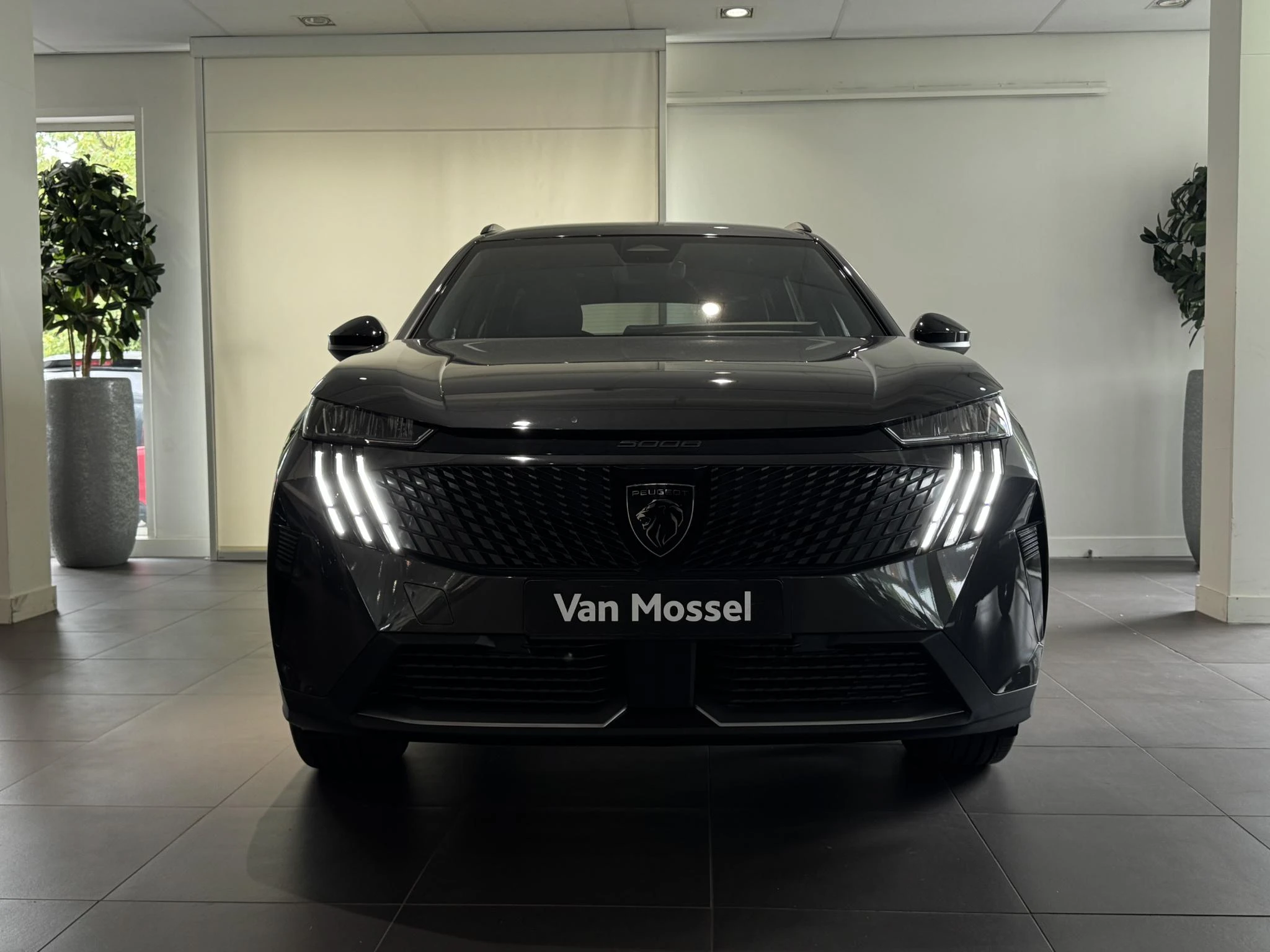 Peugeot-5008-image-1