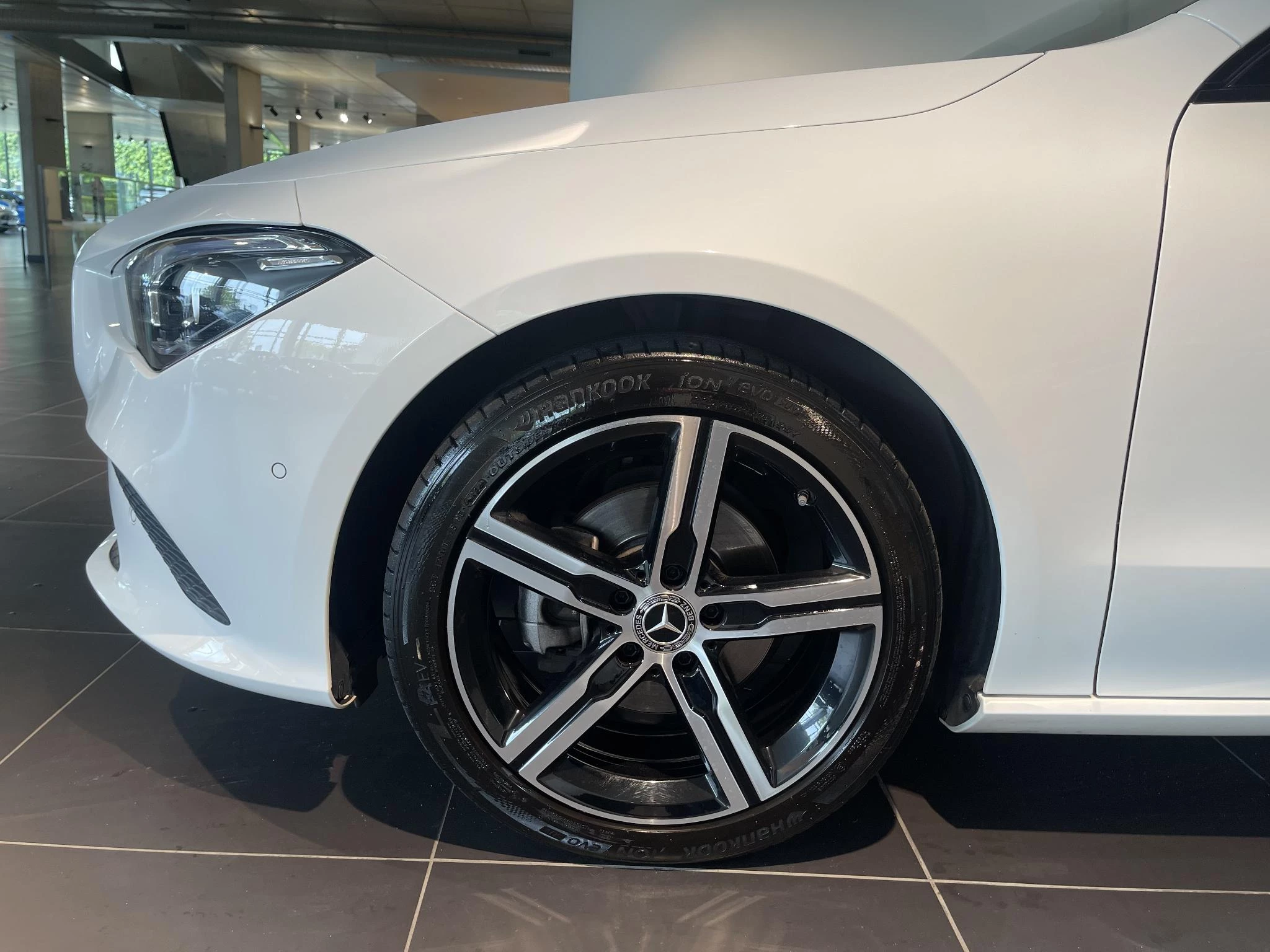Mercedes-Benz-CLA-image-14