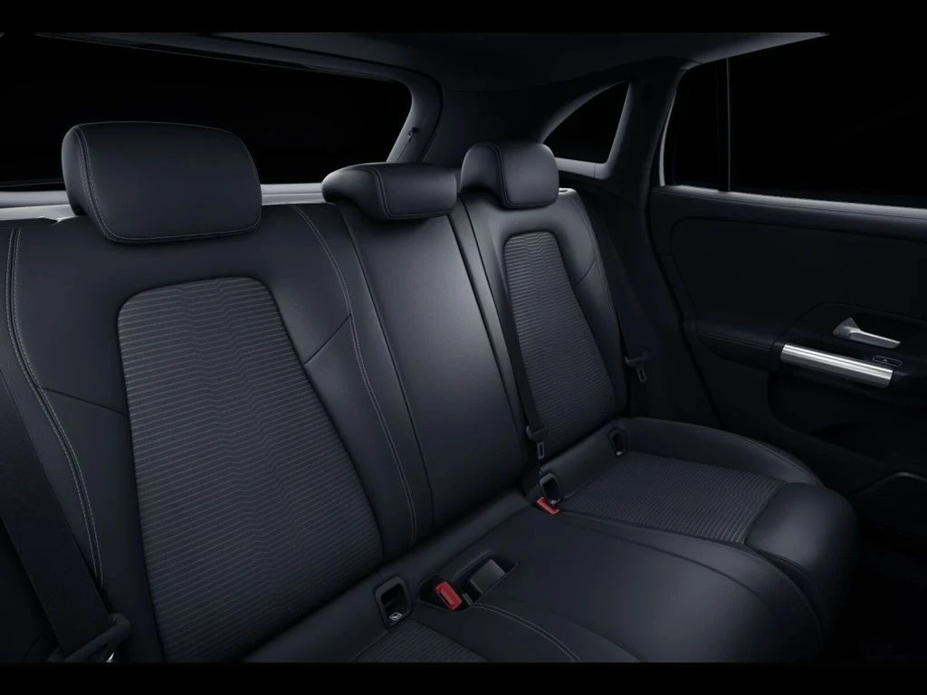 Mercedes-Benz-GLA 250-image-10