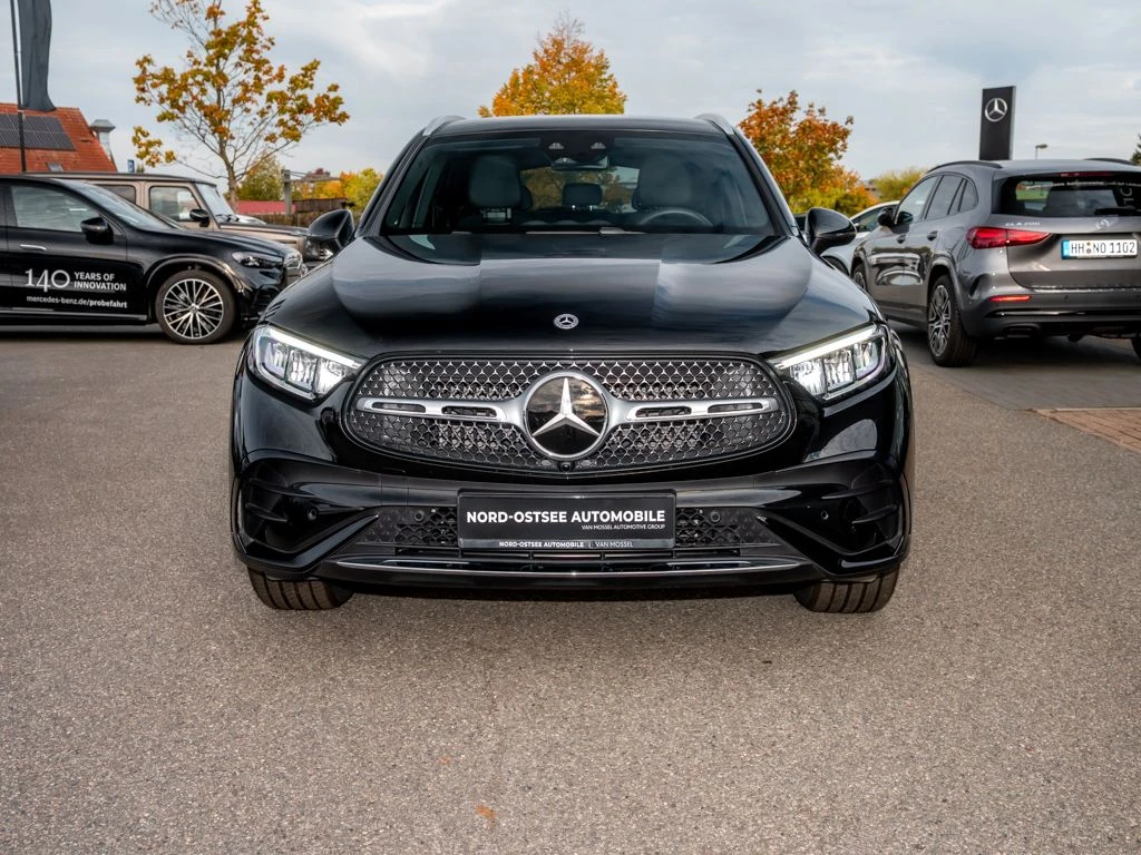 Mercedes-Benz-GLC 300 d-image-3