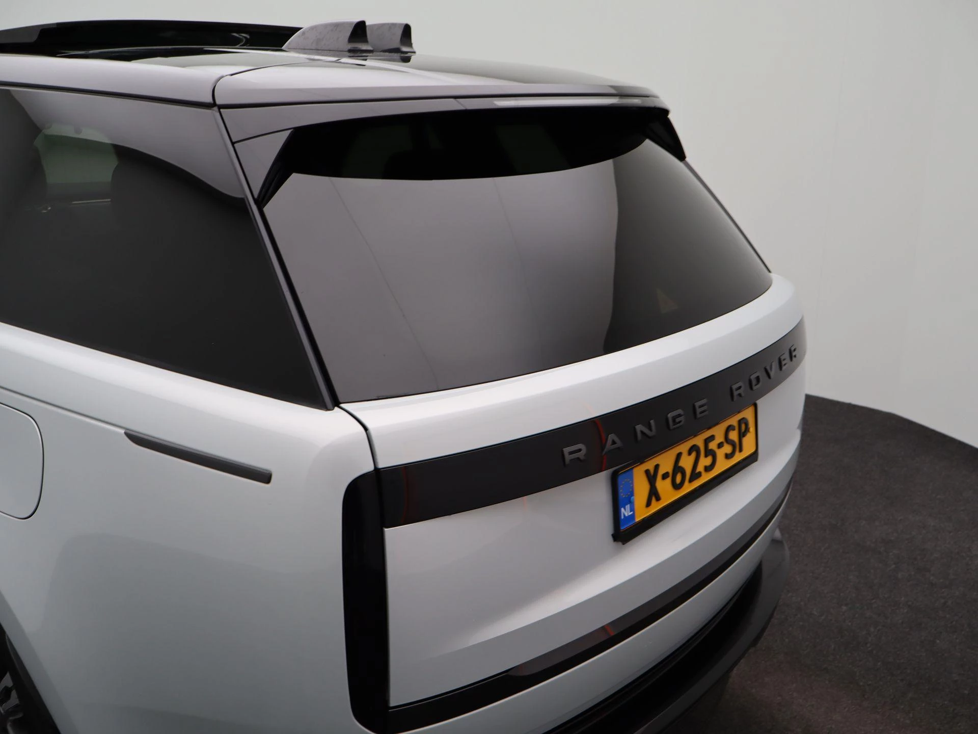 Land Rover-Range Rover-image-47