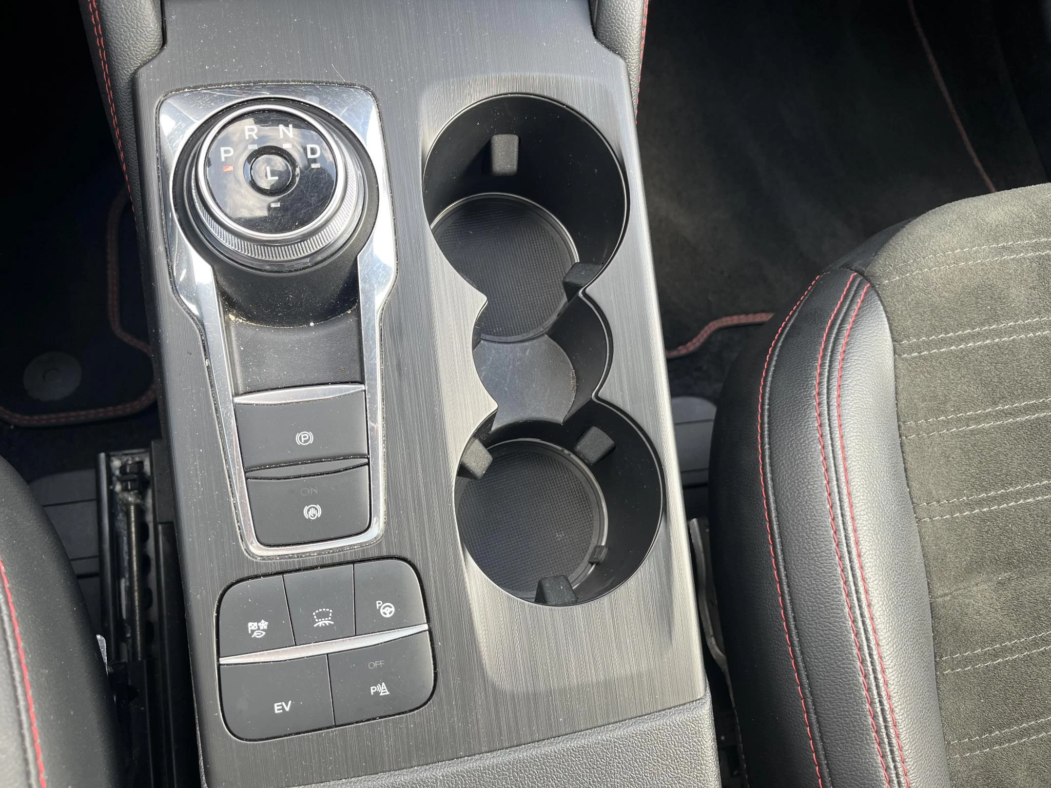 Ford-Kuga-image-23