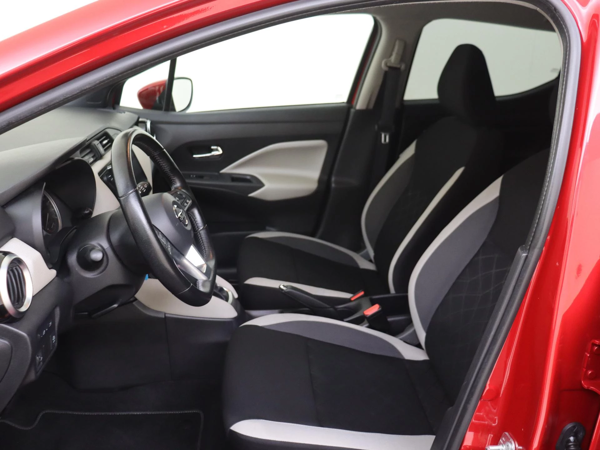 Nissan-Micra-image-10