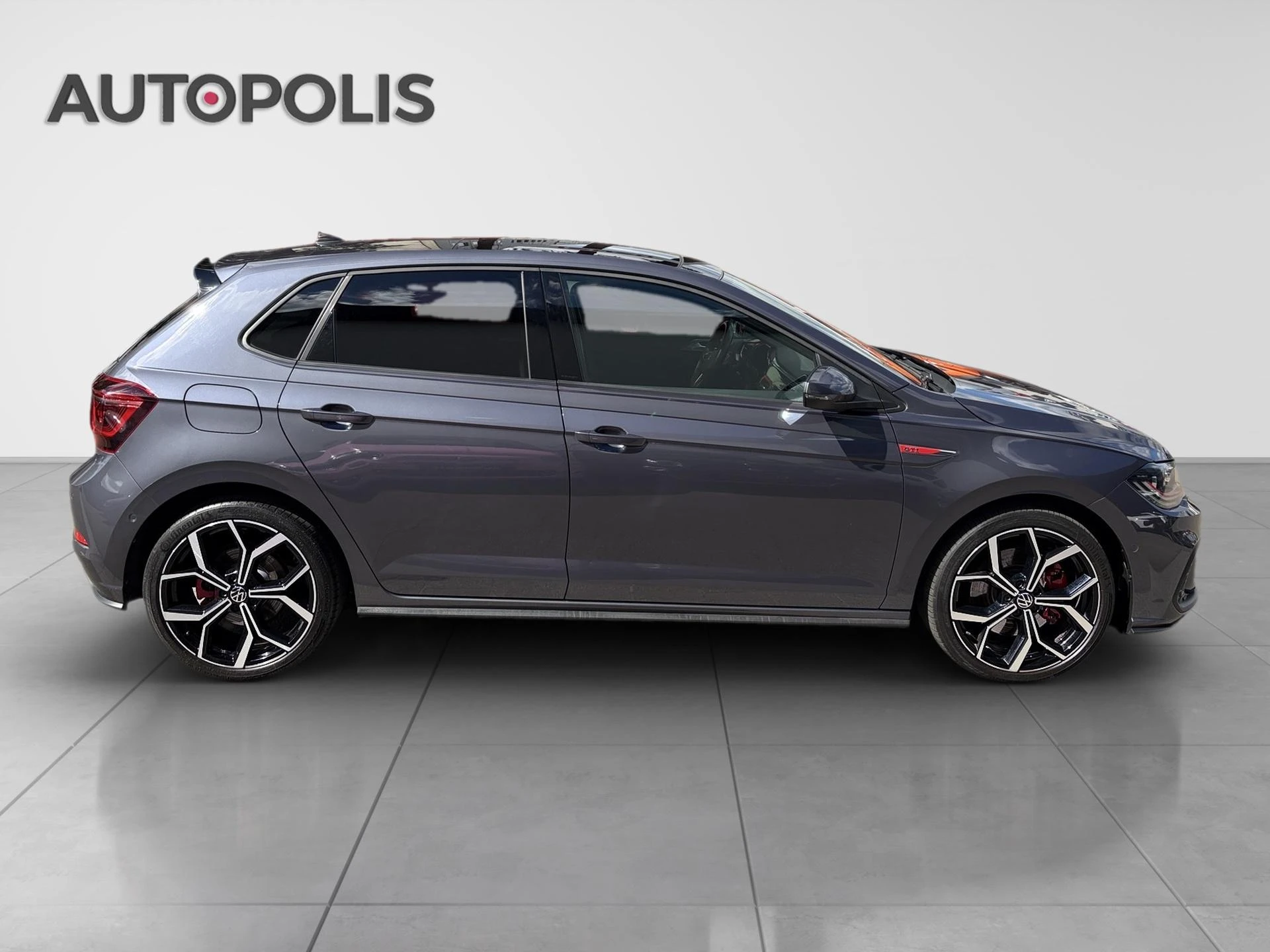 Volkswagen-Polo-image-9