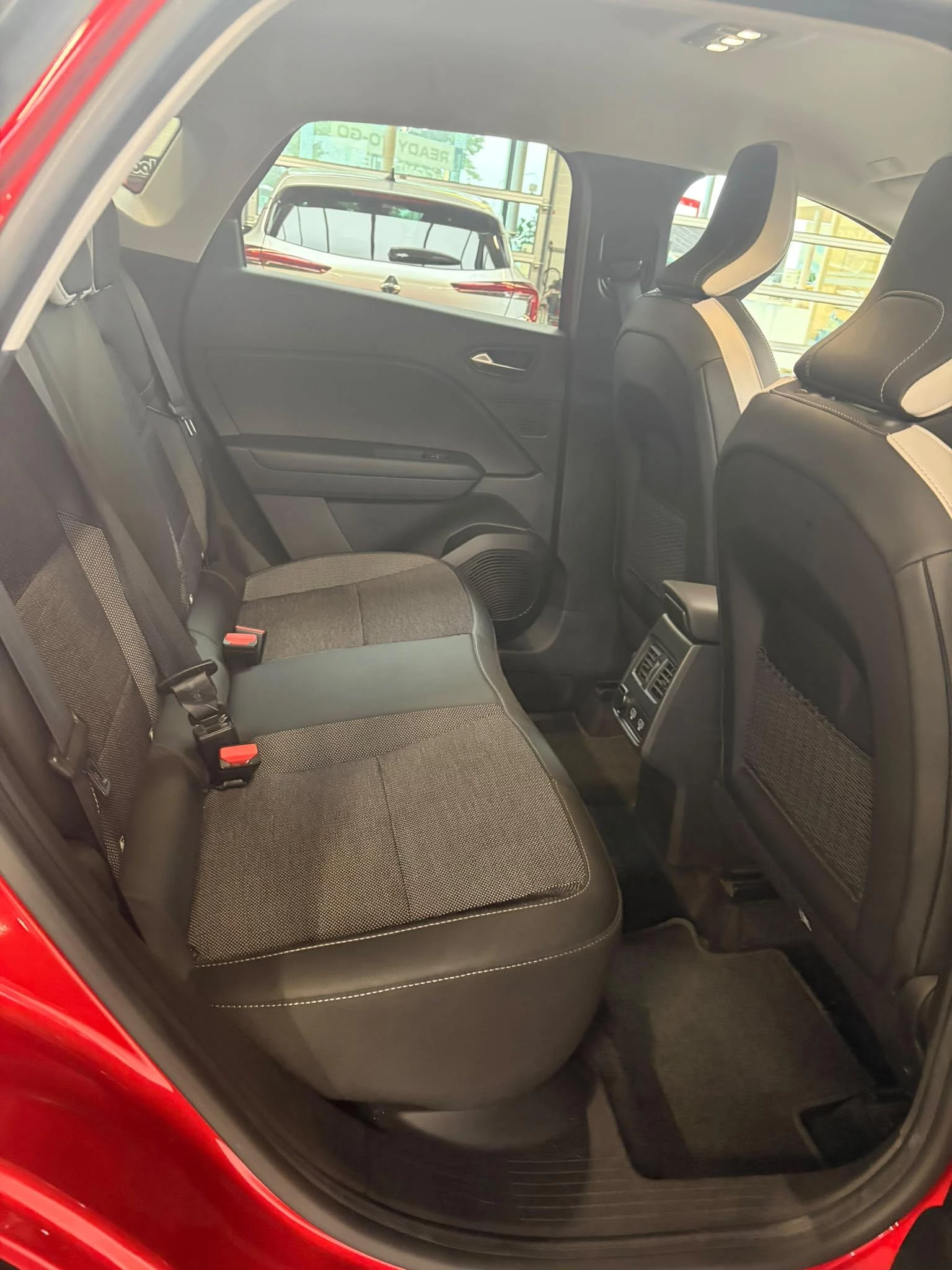 Renault Captur 1.6 E-Tech full hybrid 145 techno